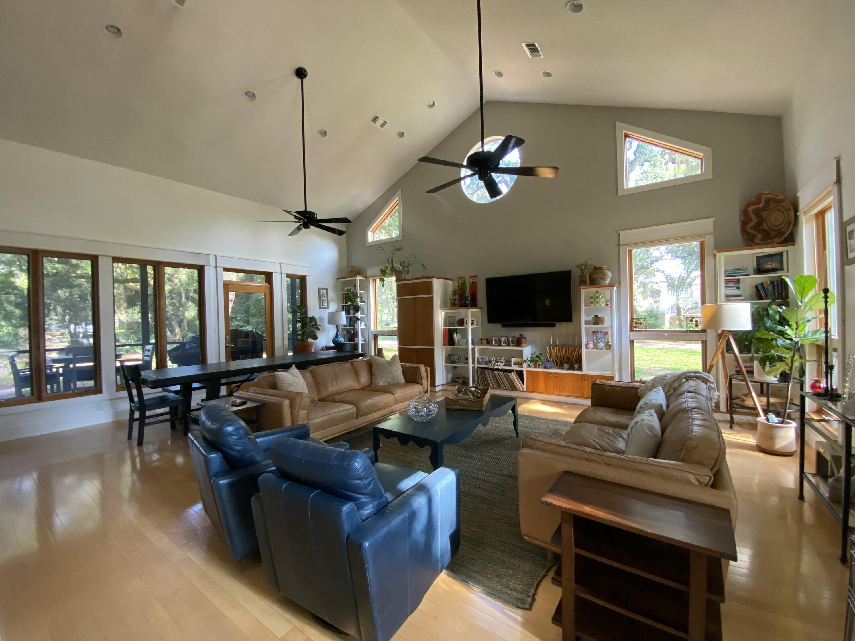 CASABLANCA ISLES - Residential