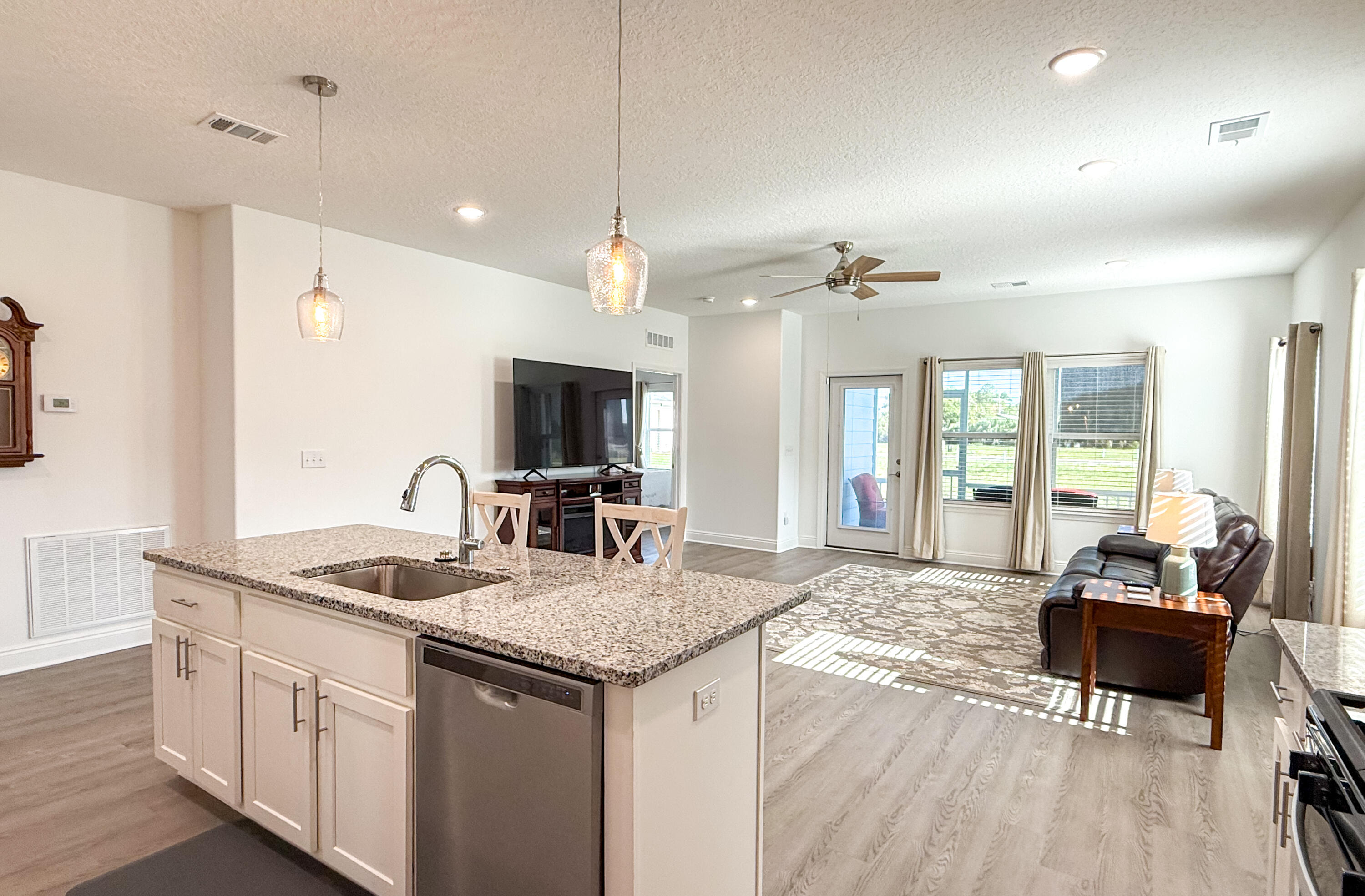 Arazzo On Madison - Residential