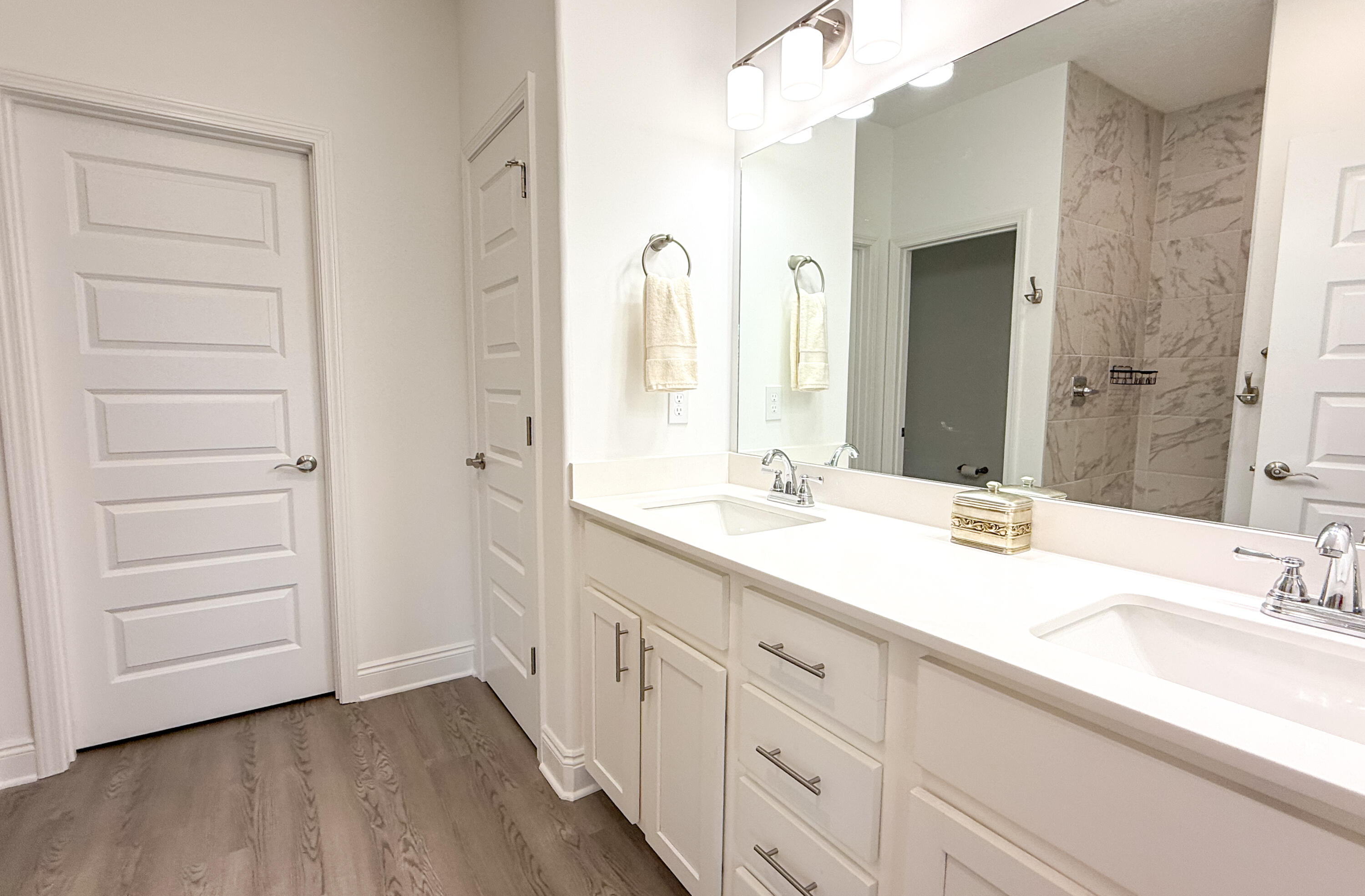 Arazzo On Madison - Residential