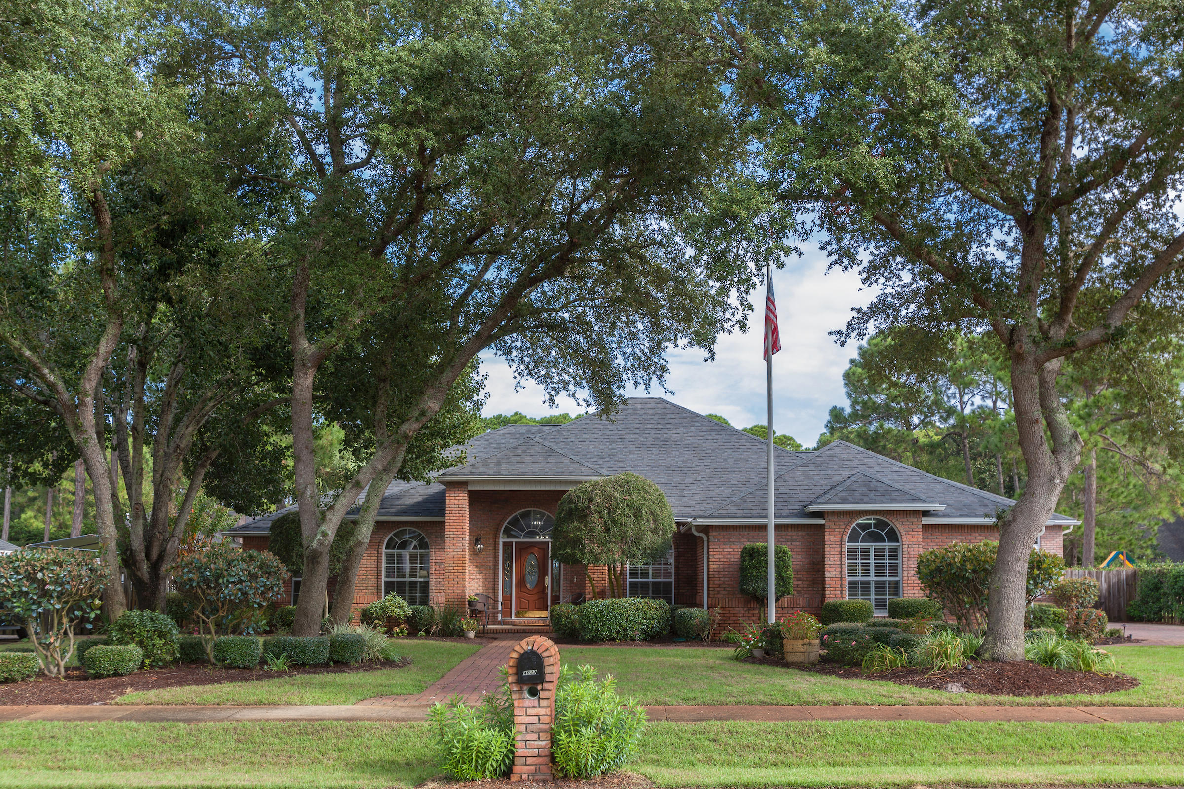 UNDER CONTRACT WITH CONTINGENCY - ACCEPTING BACK UP OFFERS.Exemplary contemporary design precisely executed by the current owner prominently situated in Eagles Landing just steps from Choctawhatchee Bay. This home was rendered to maximize functionality and finely appointed with chic professional interiors while affording optimal comfort & charm. Notable features include a 600+ square foot Florida room with a hardwood cypress ceiling, a bedroom suite which opens gracefully onto the back deck, open concept living area, formal living and dining rooms, and spacious kitchen well equipped with full sized appliances and granite countertops.