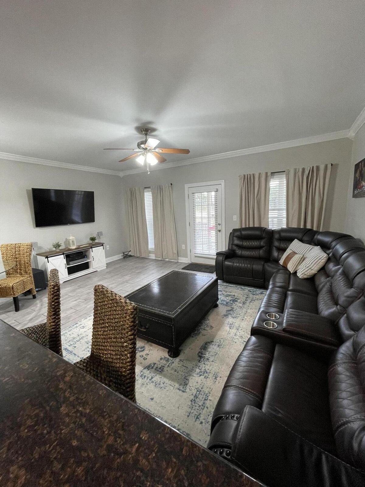 OLD BAY T/H - Residential Lease