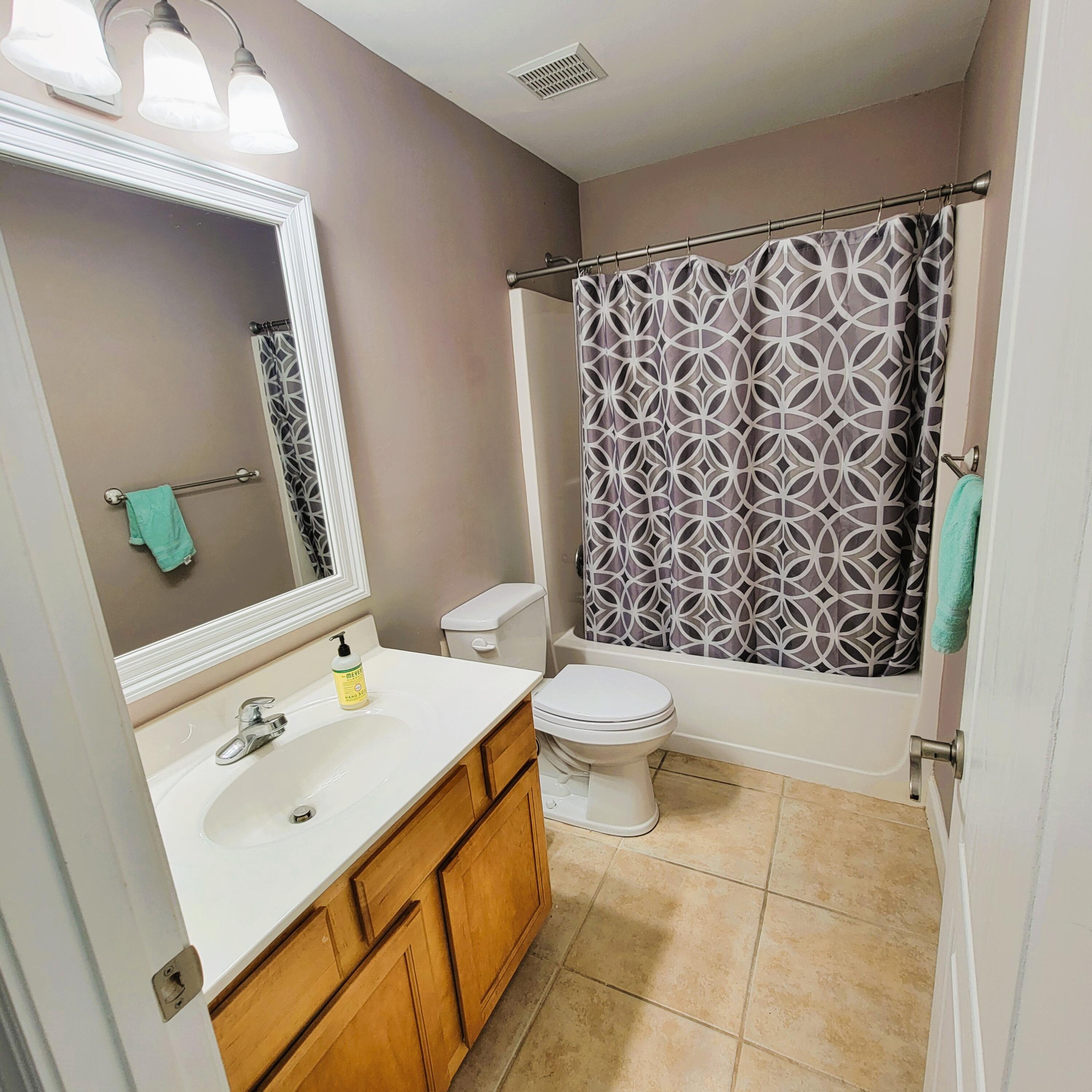 OLD BAY T/H - Residential Lease