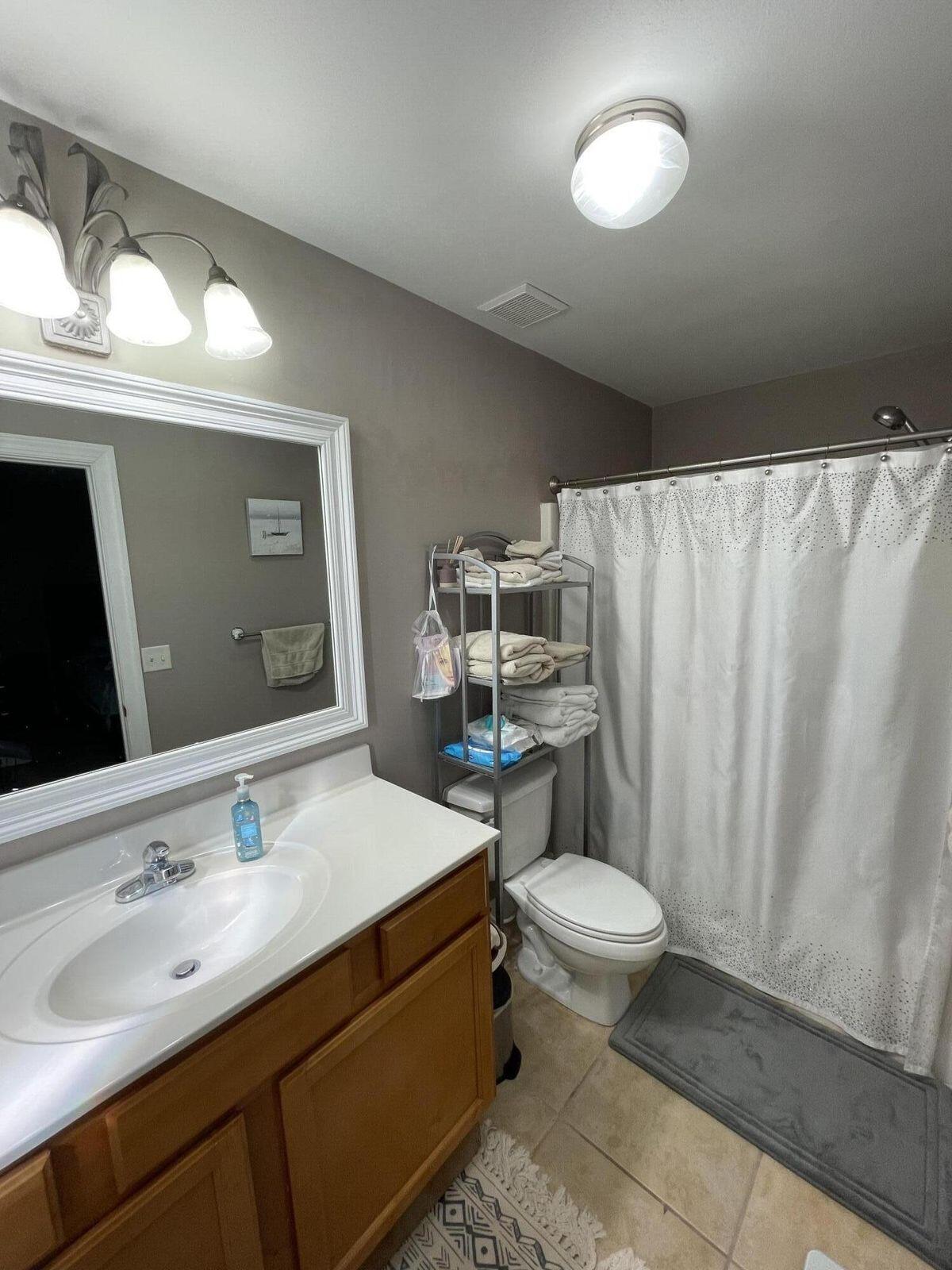 OLD BAY T/H - Residential Lease