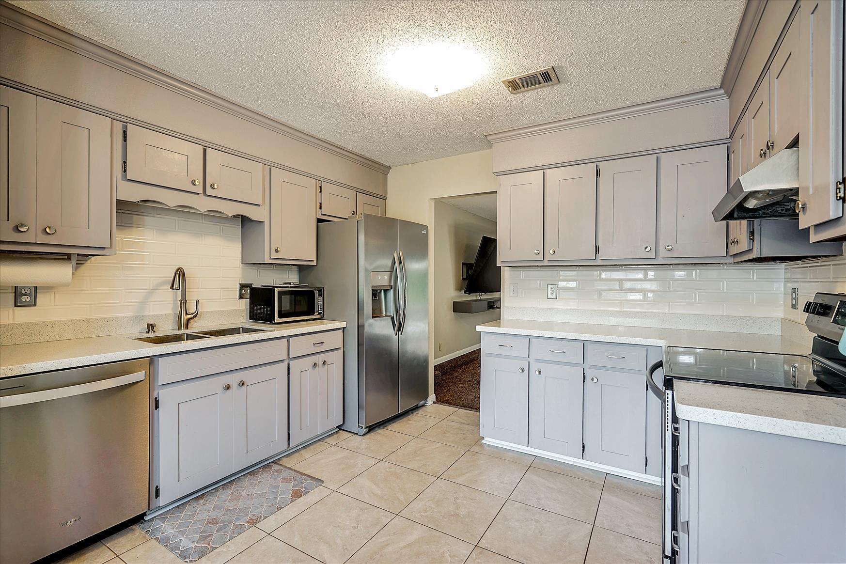 VAPLARAISO PINECREST 5 - Residential
