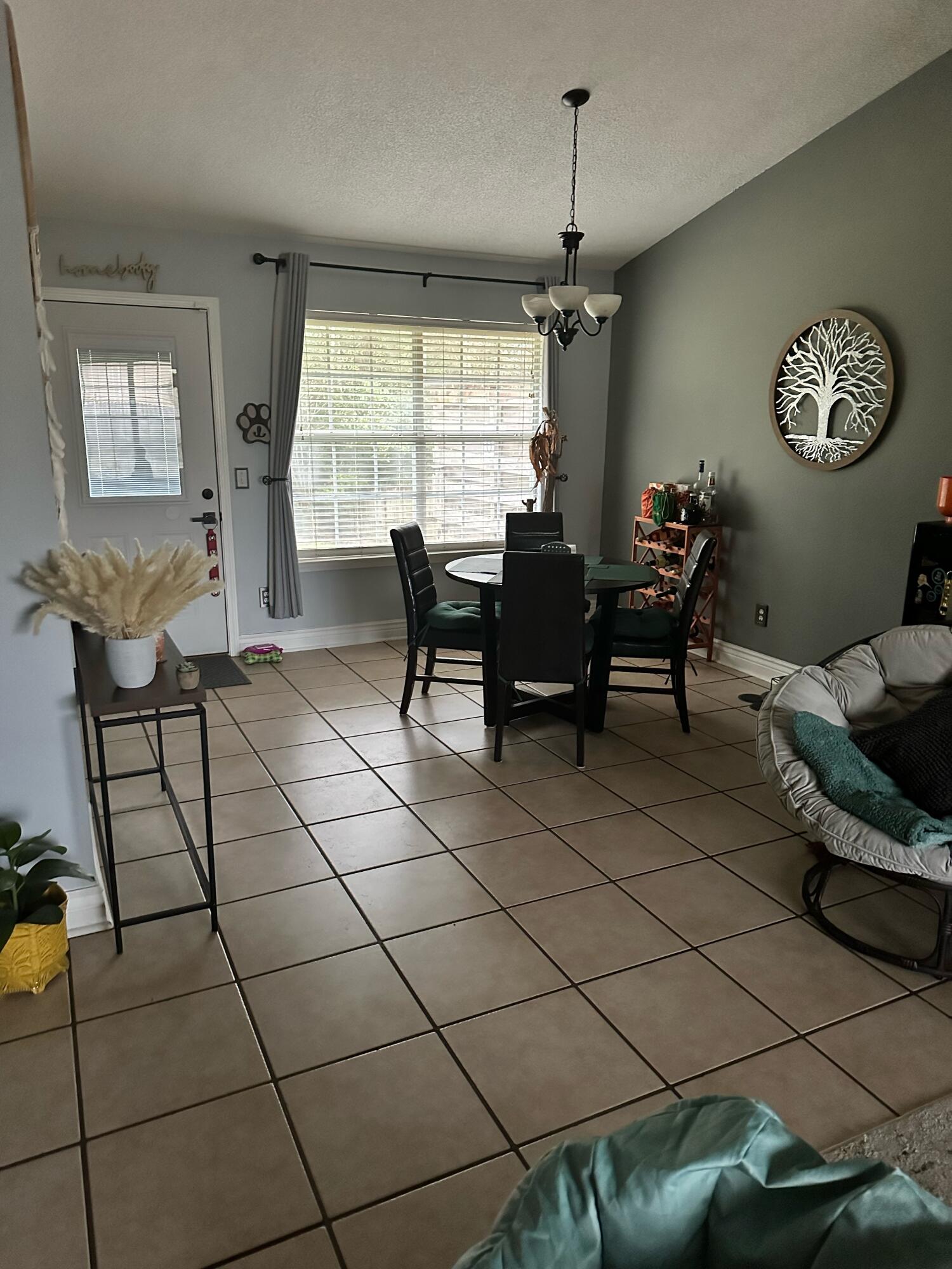 CHEROKEE BEND S/D - Residential Lease