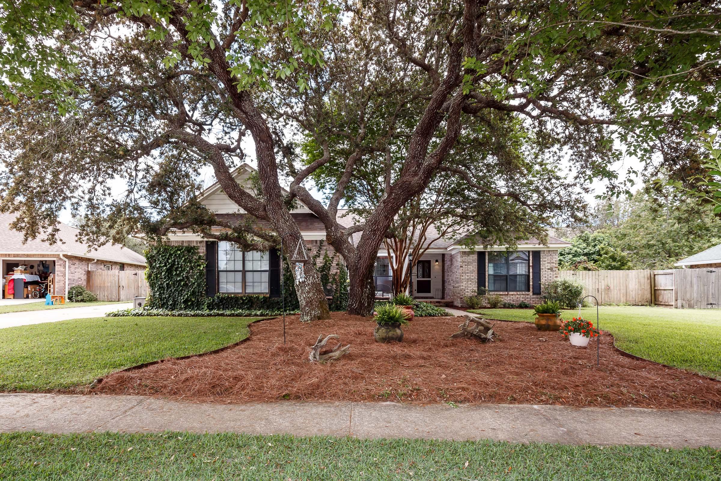 CASTELAR - Residential