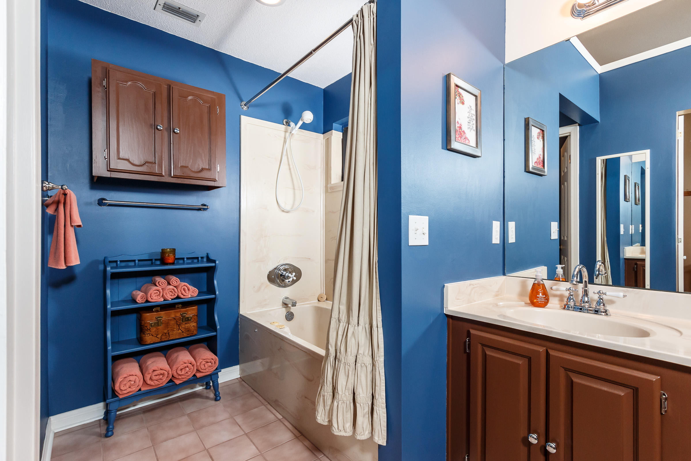 CASTELAR - Residential