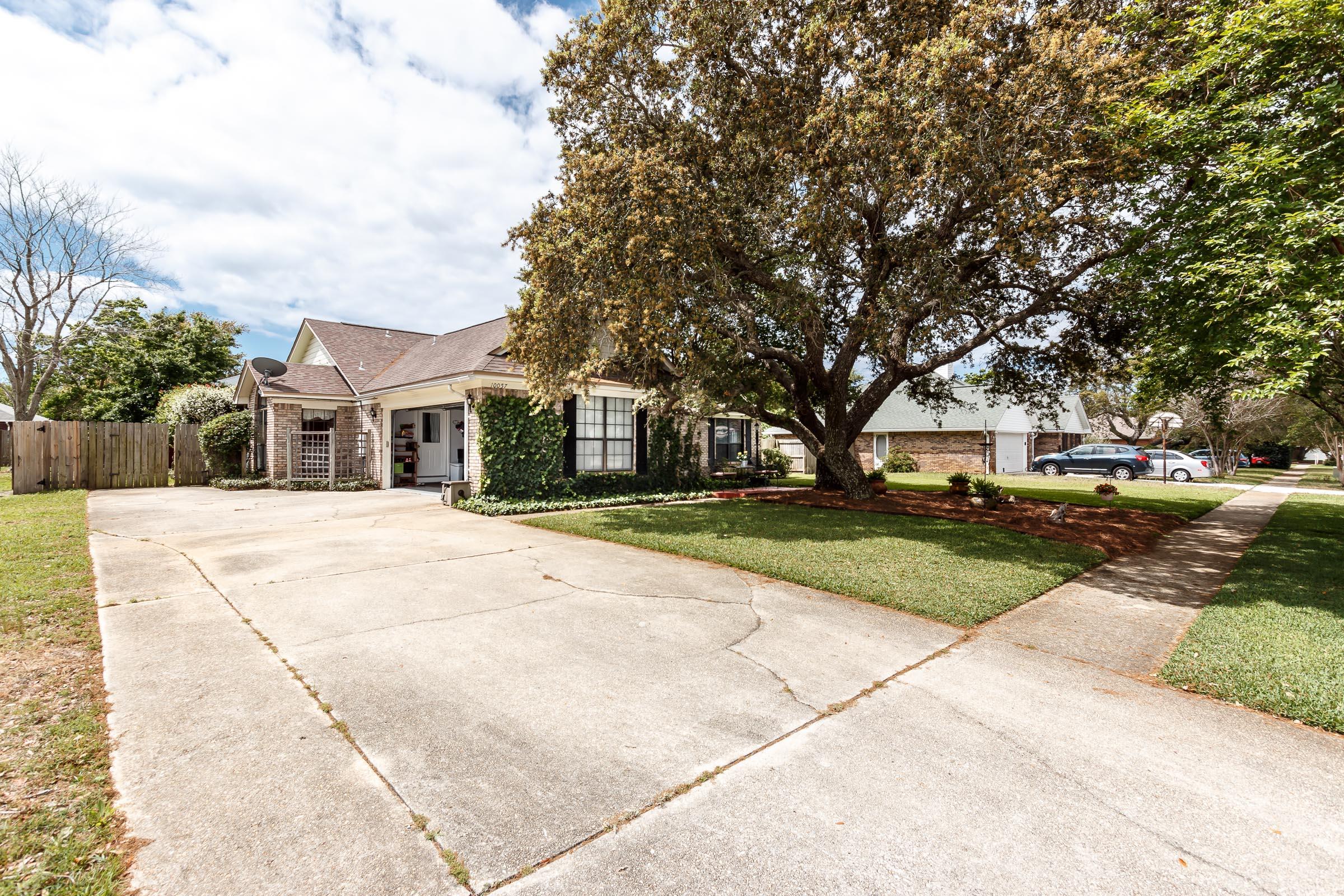 CASTELAR - Residential