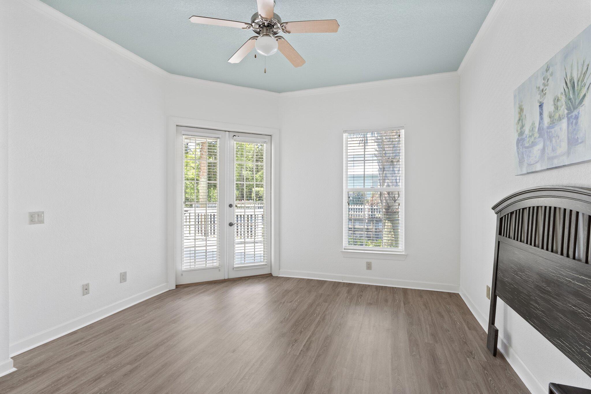 CRYSTAL COVE - Residential