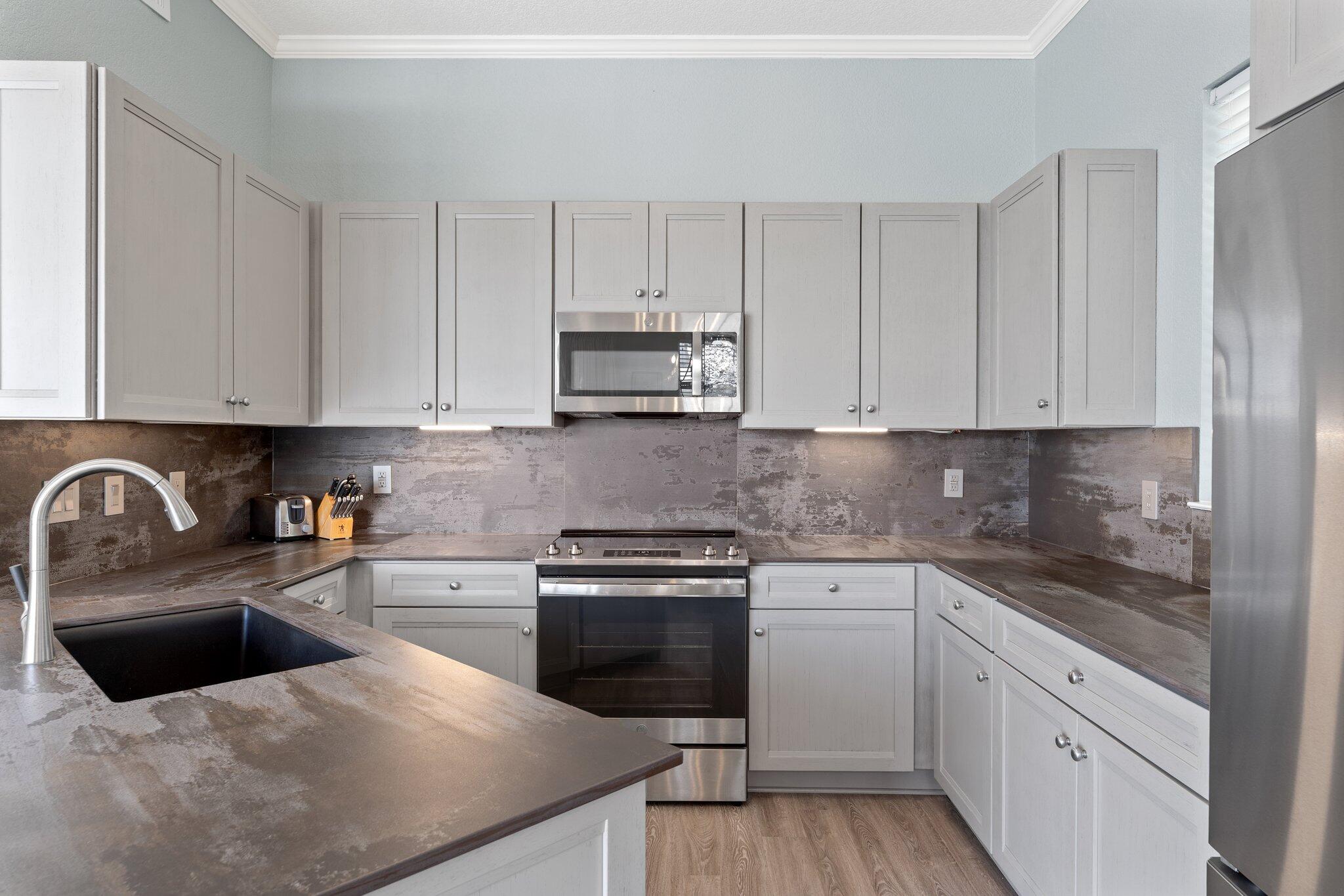CRYSTAL COVE - Residential