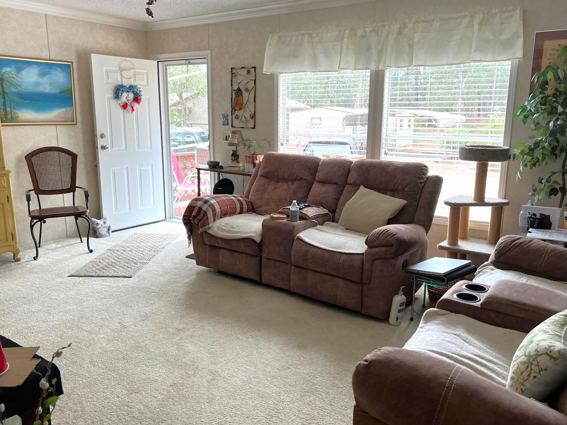 LEISURE LAKES - Residential