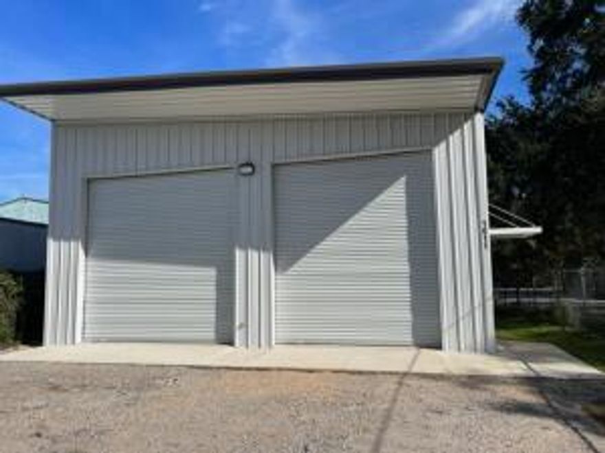 Brand New 2200 SF warehouse with two 14' rollup up doors, bathroom in place located in Wright area of Fort Walton Beach right off of Beal Pkwy, open space ready to move in