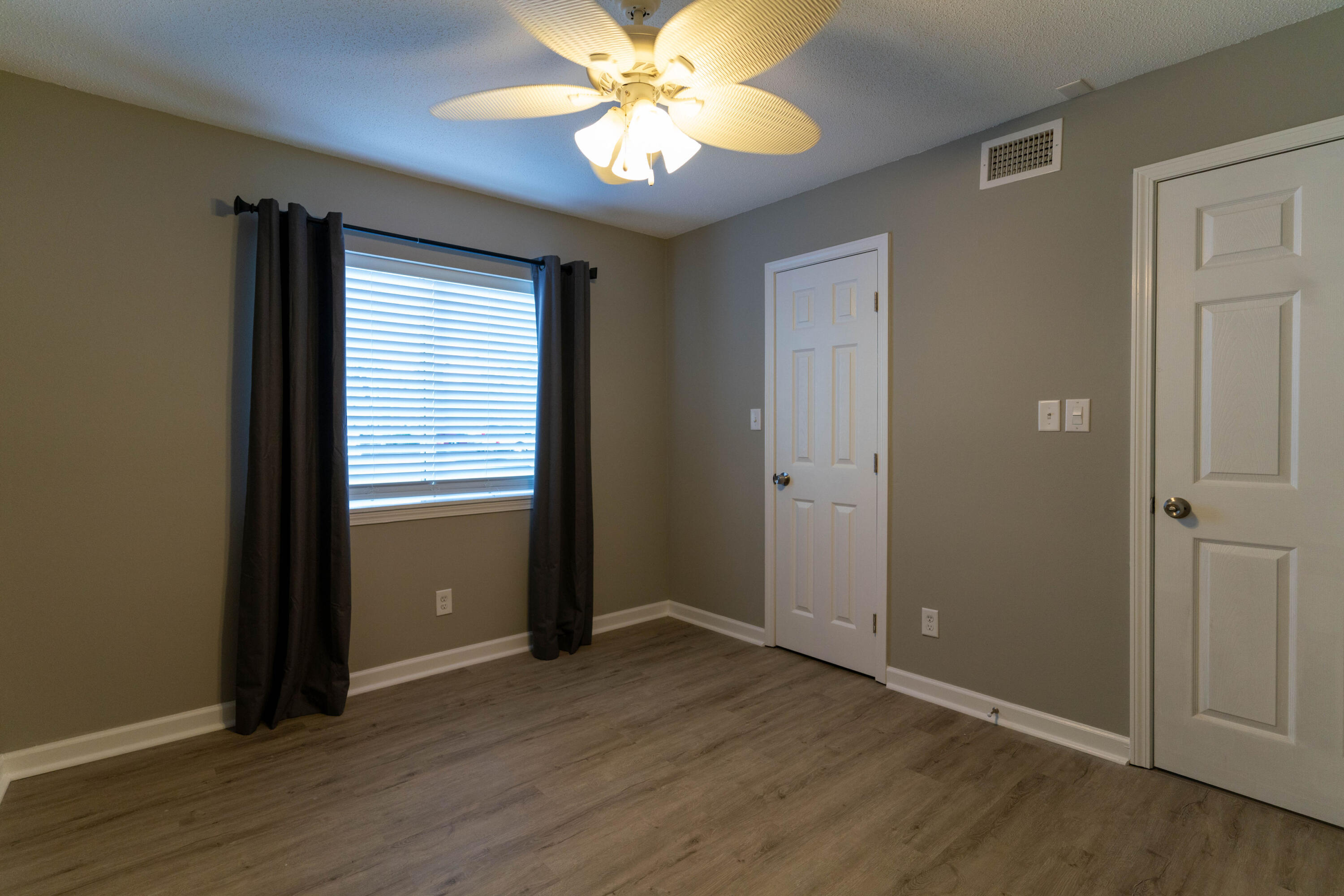 FINISTERRA CONDO - Residential