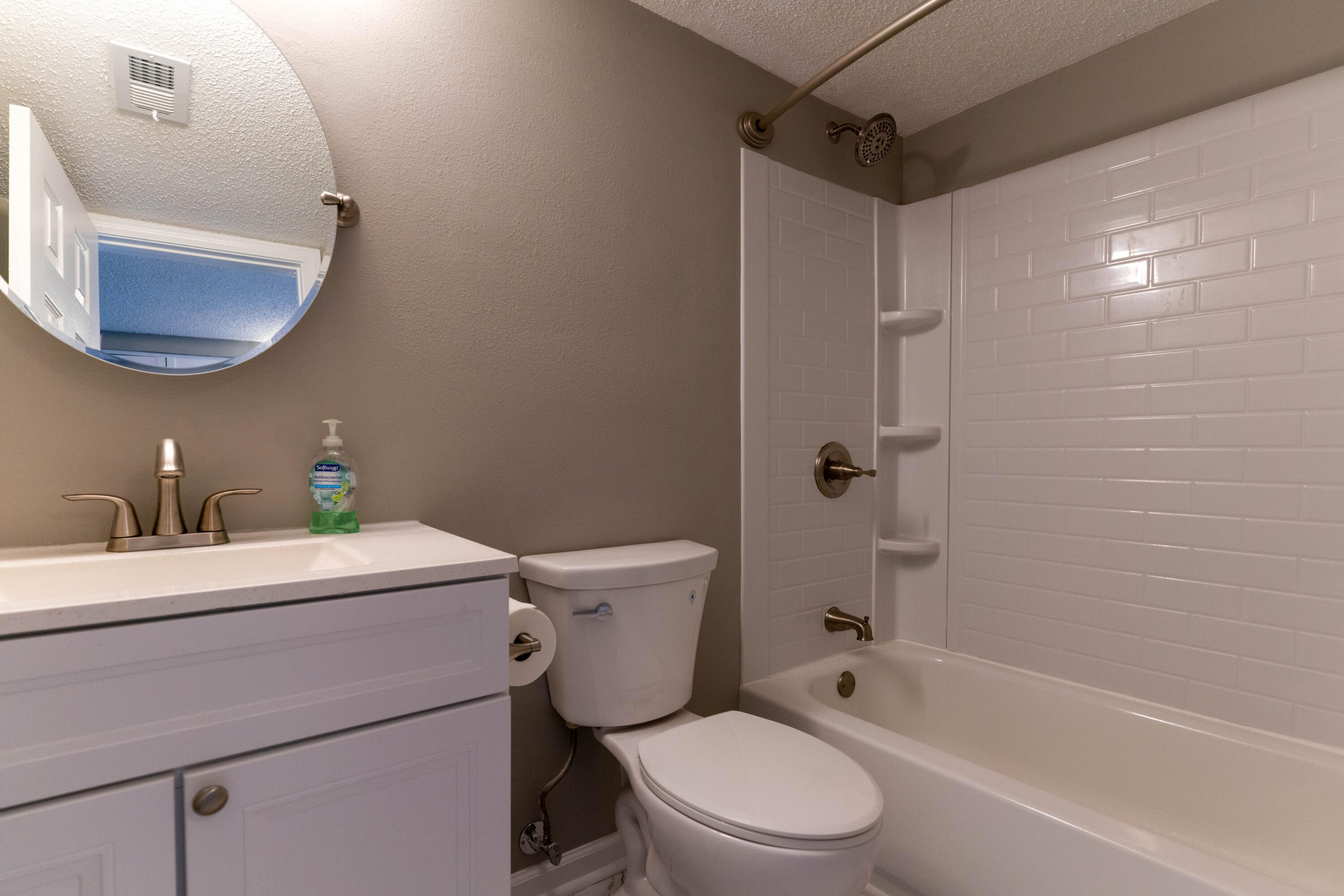 FINISTERRA CONDO - Residential