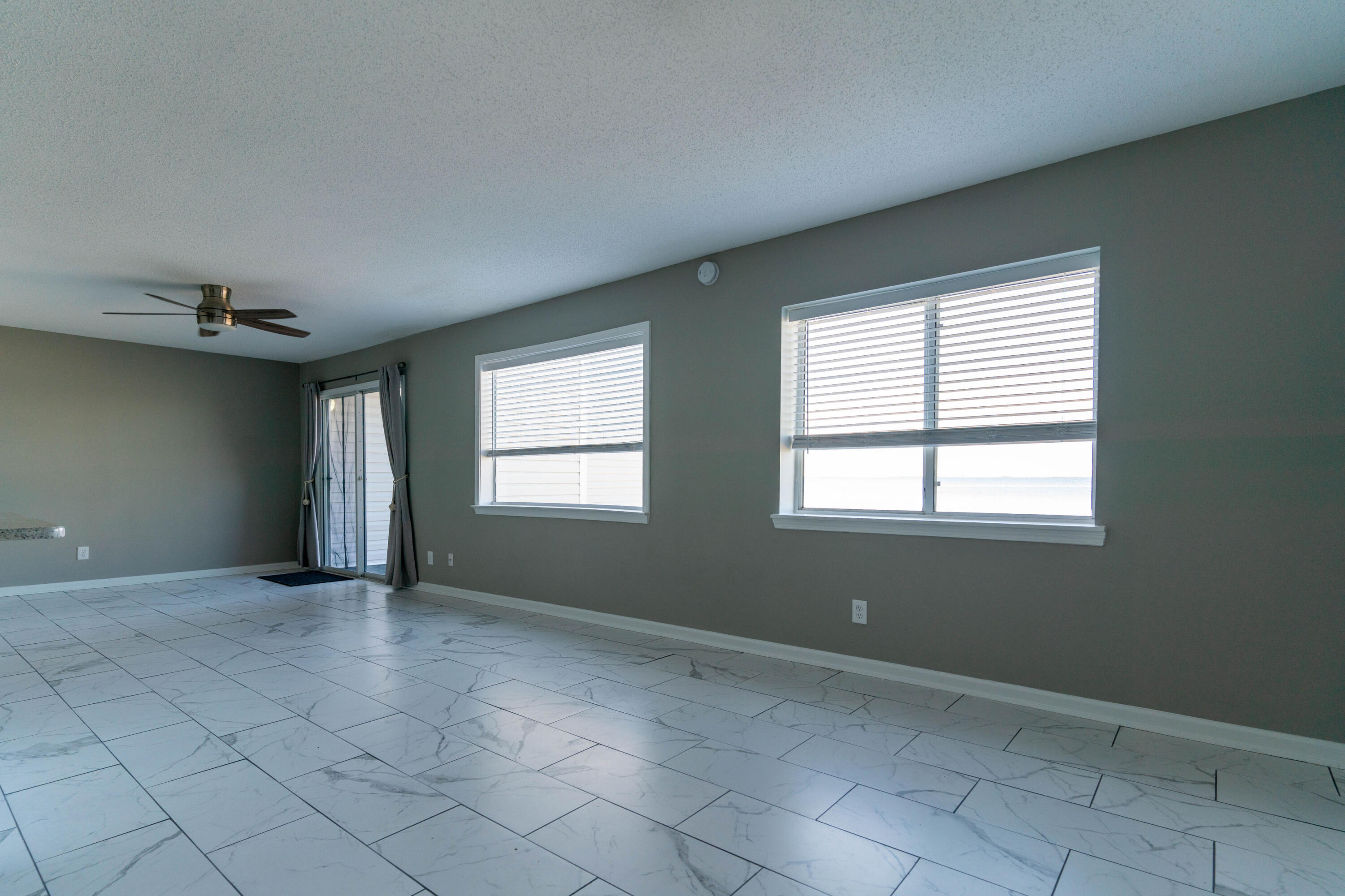 FINISTERRA CONDO - Residential