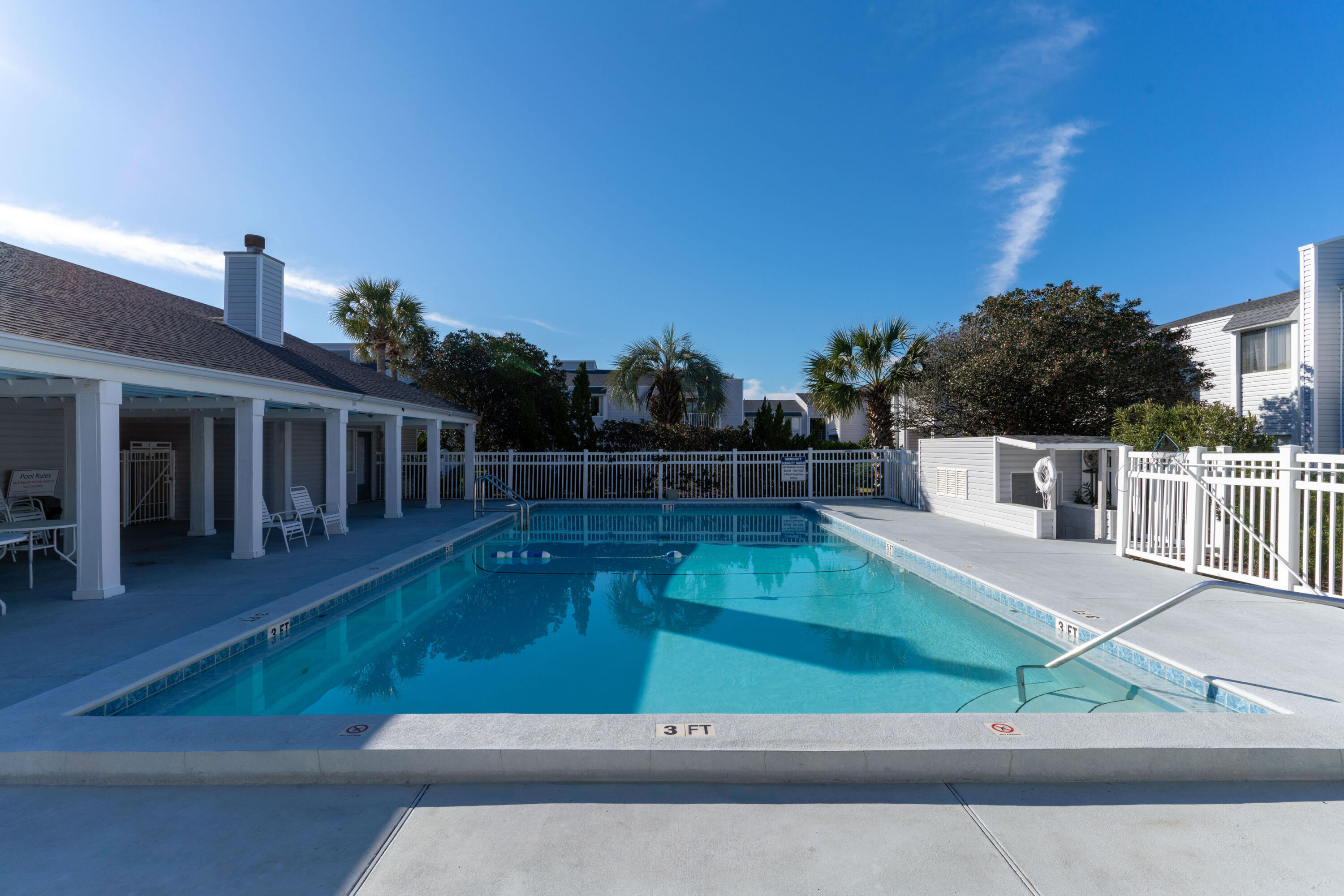 FINISTERRA CONDO - Residential