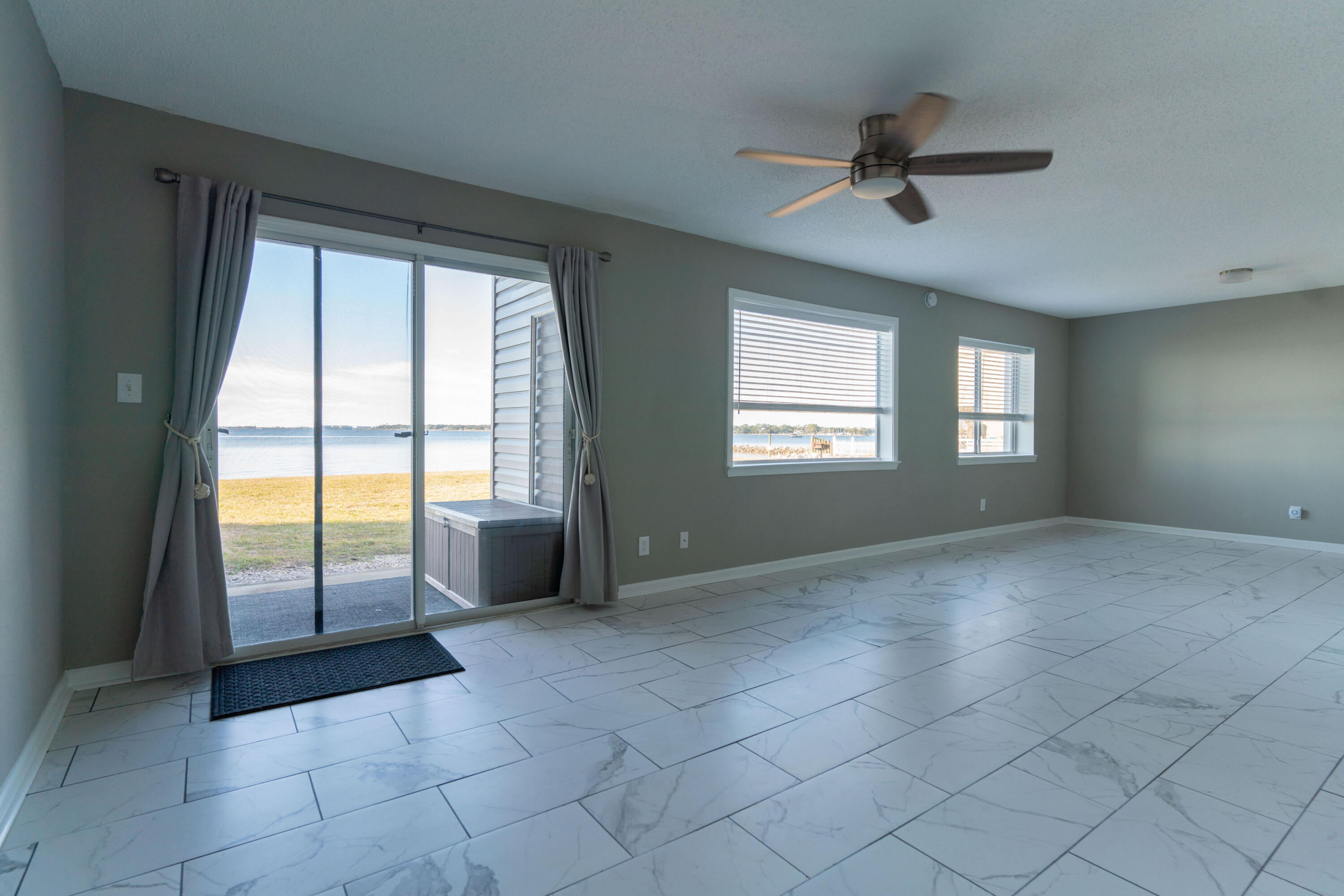 FINISTERRA CONDO - Residential