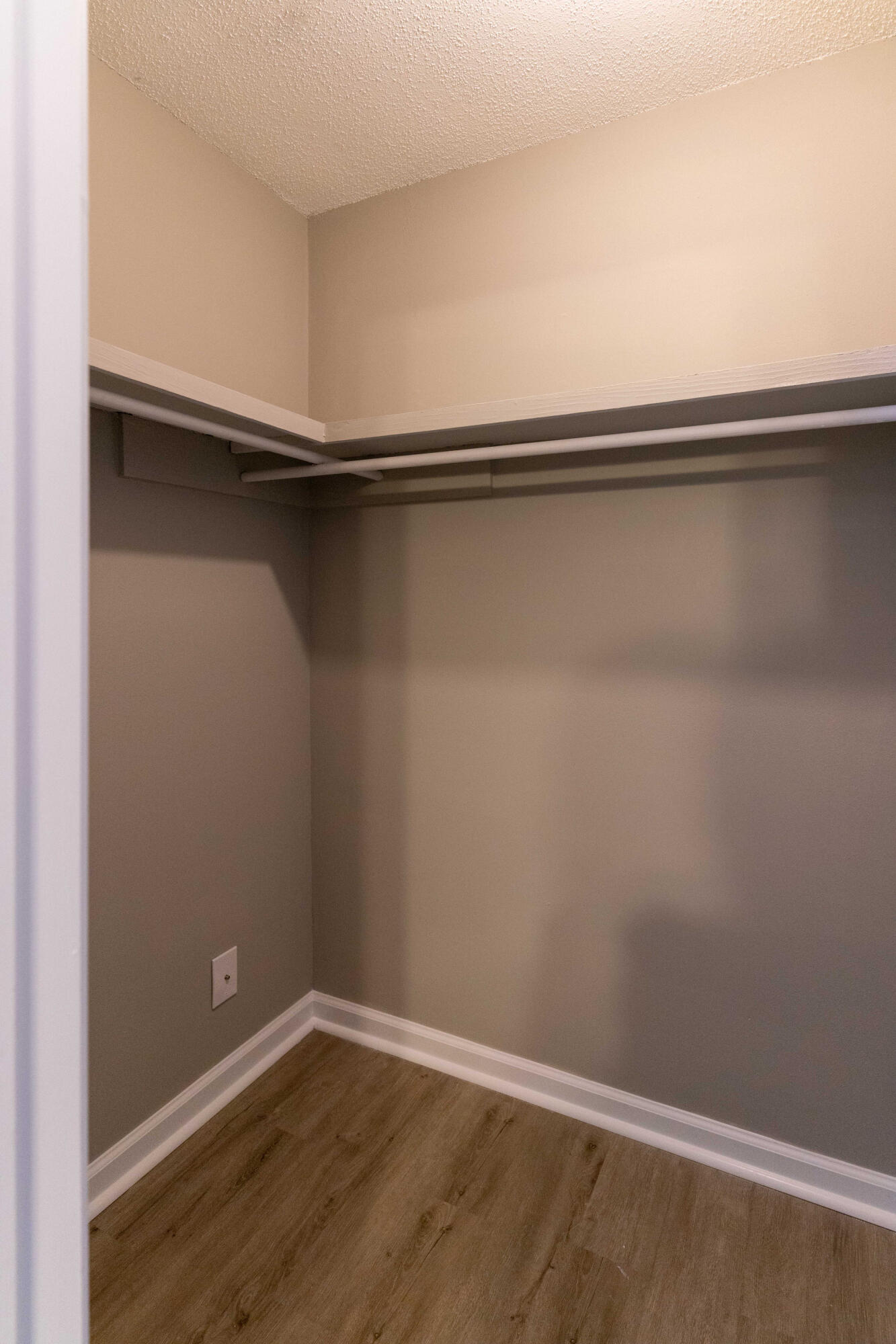 FINISTERRA CONDO - Residential