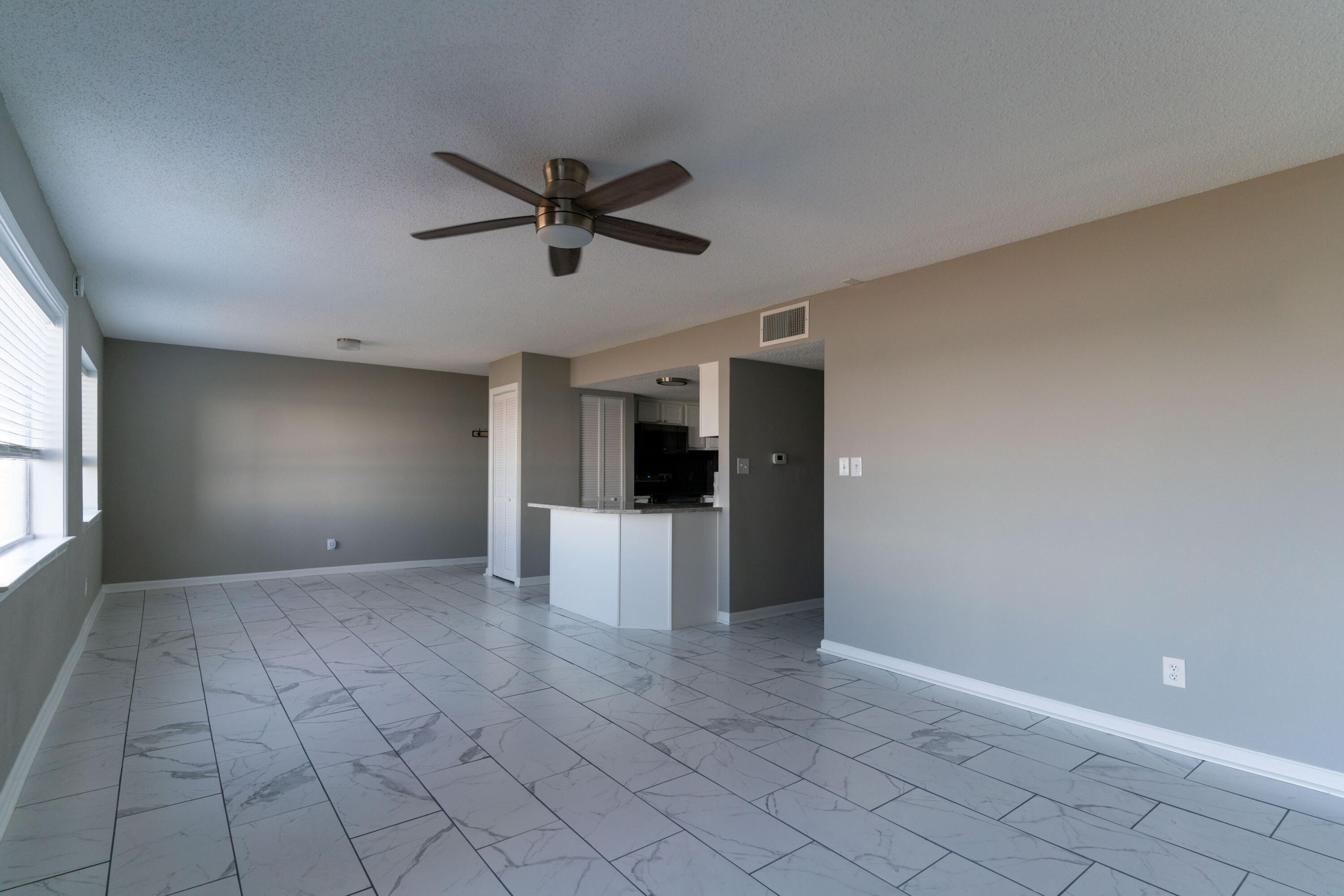 FINISTERRA CONDO - Residential