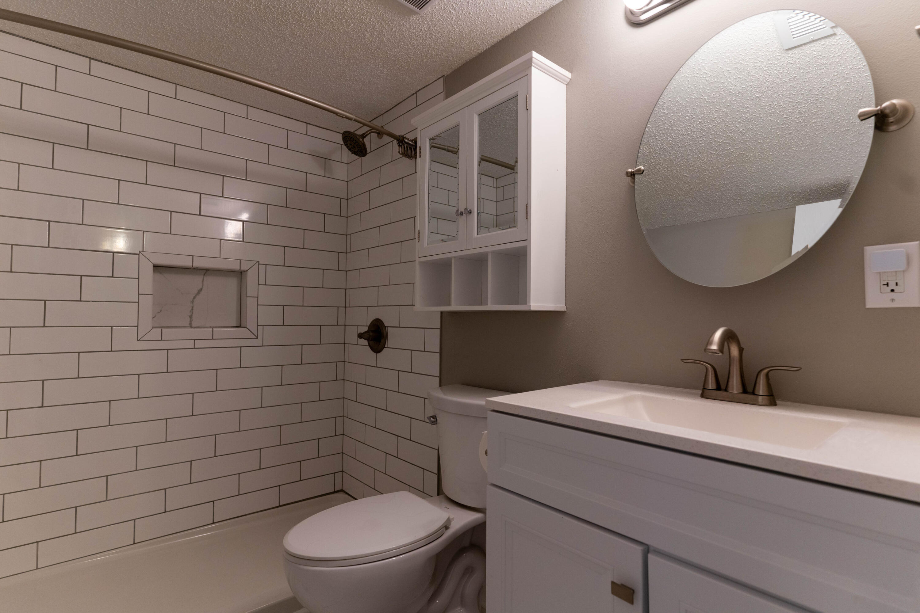 FINISTERRA CONDO - Residential