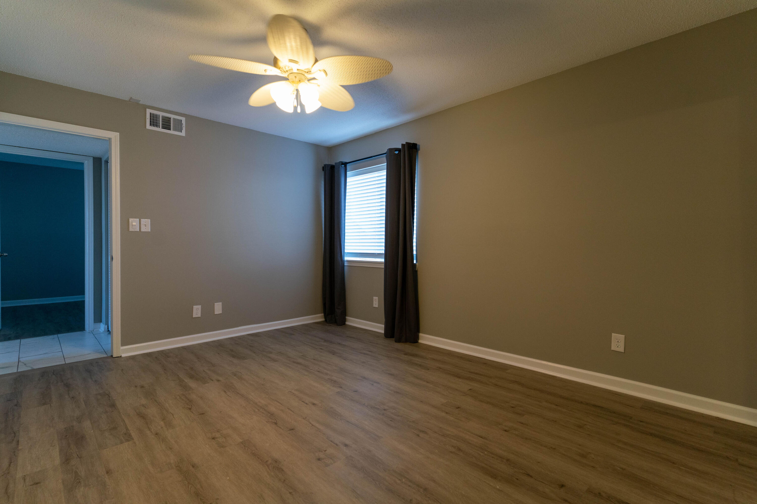 FINISTERRA CONDO - Residential