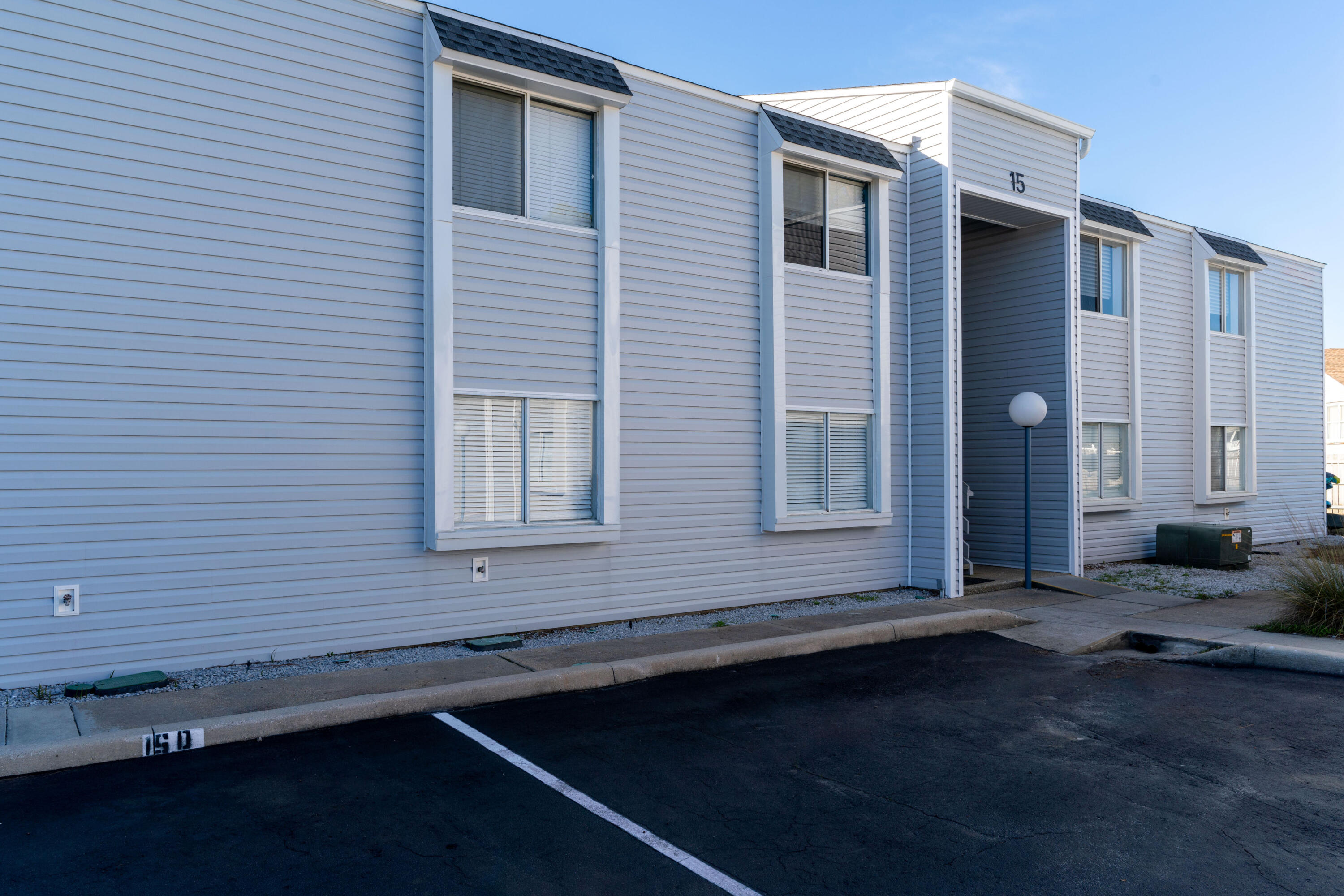 FINISTERRA CONDO - Residential