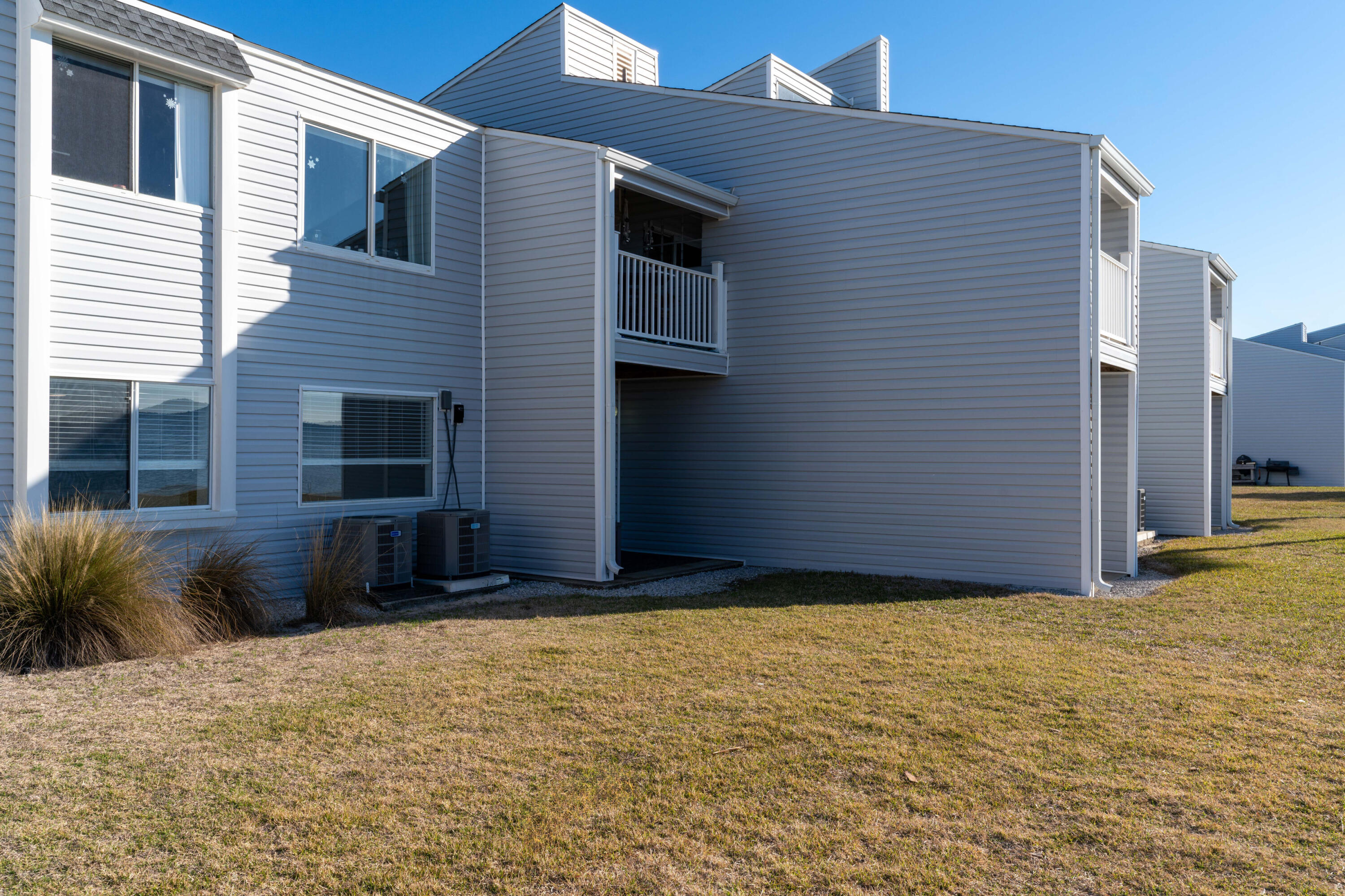 FINISTERRA CONDO - Residential