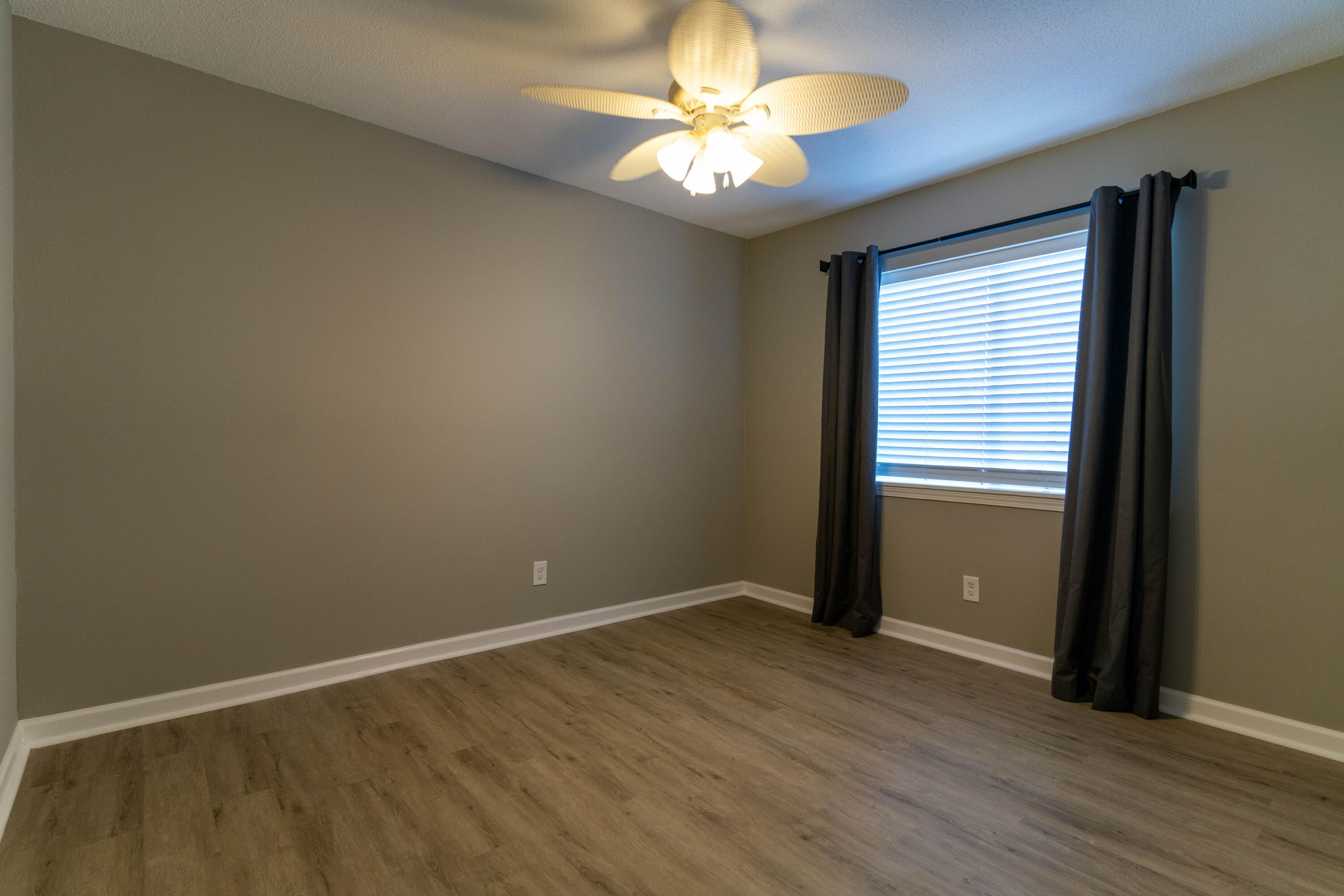 FINISTERRA CONDO - Residential