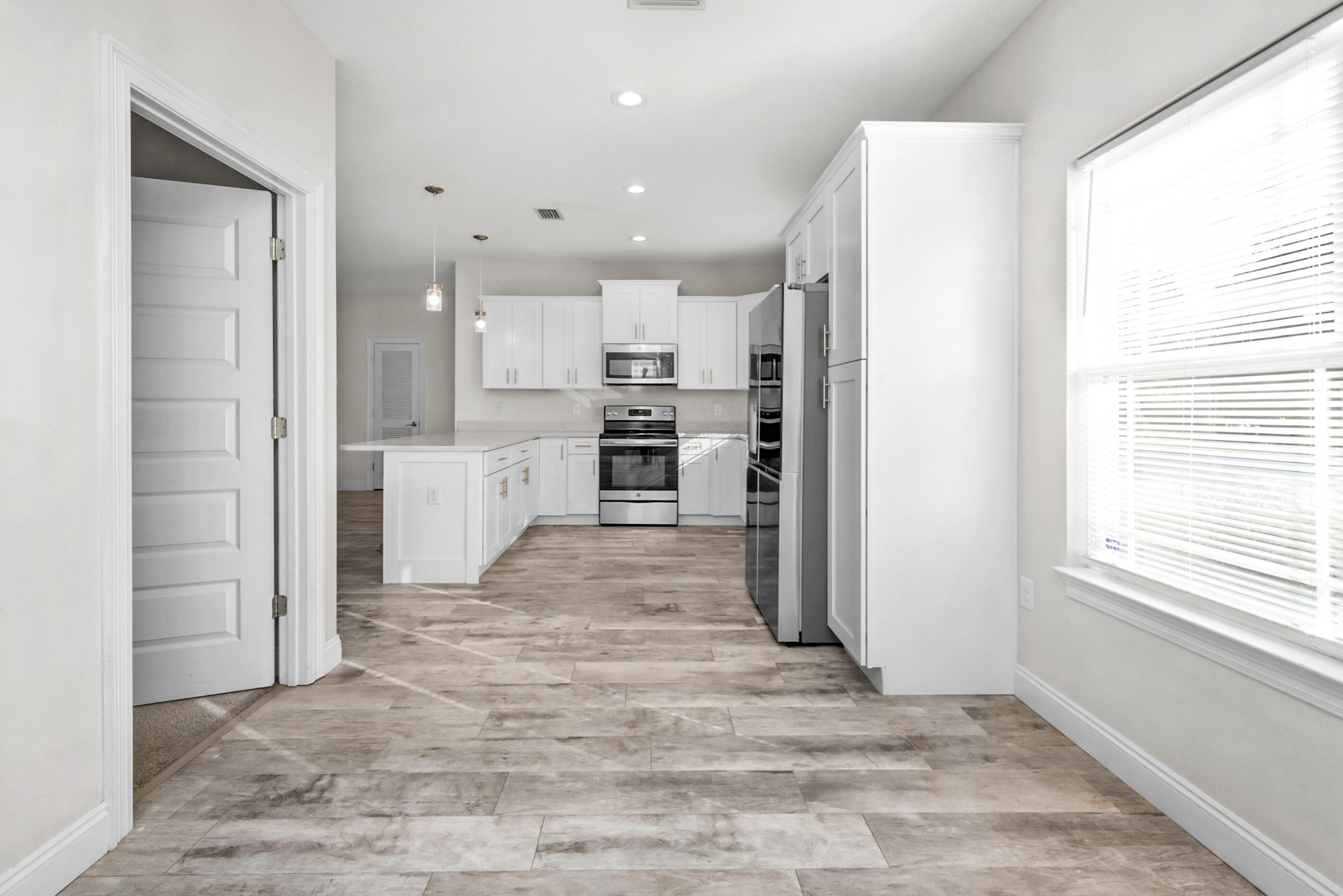 CRESCENT SHORES - Residential