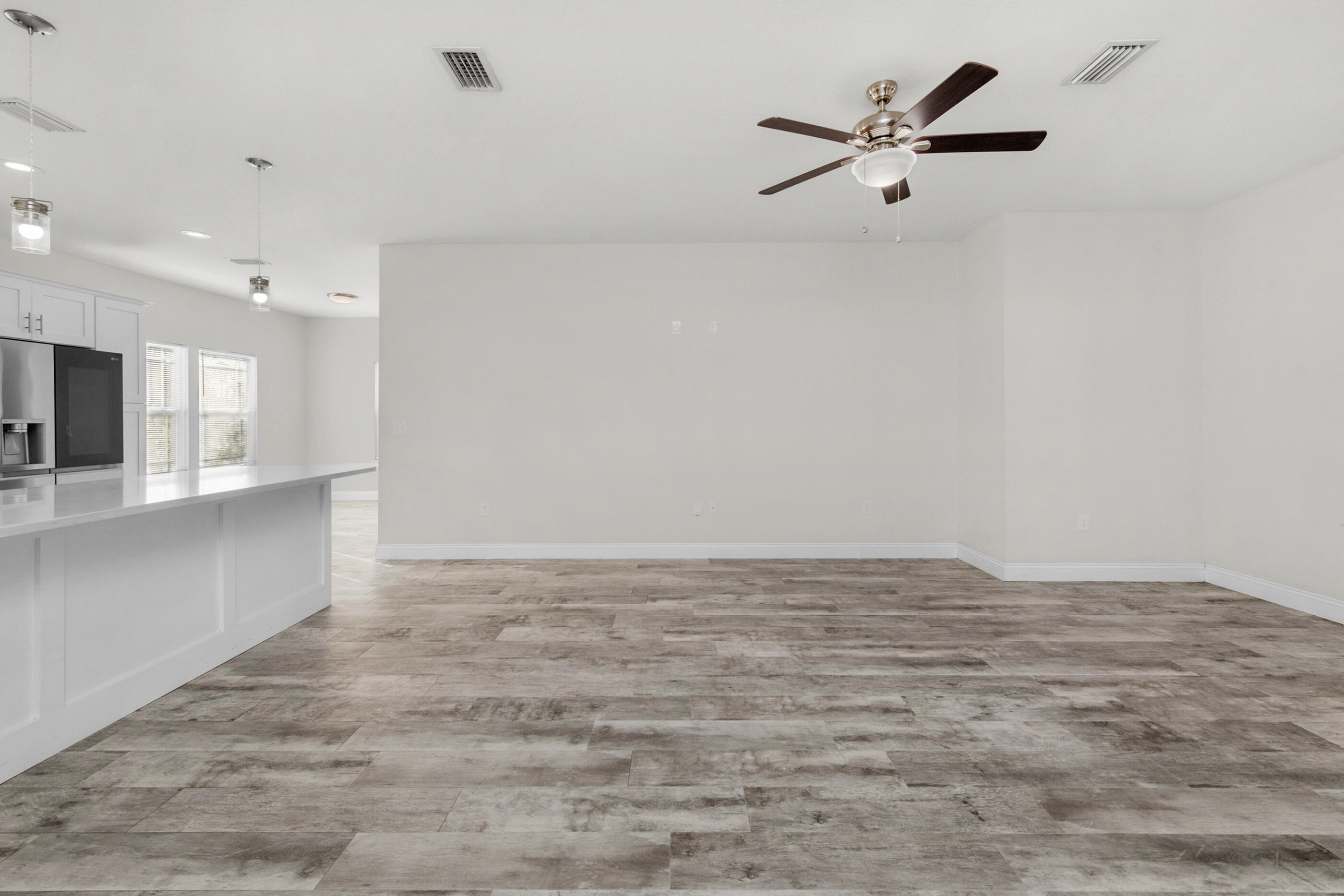 CRESCENT SHORES - Residential