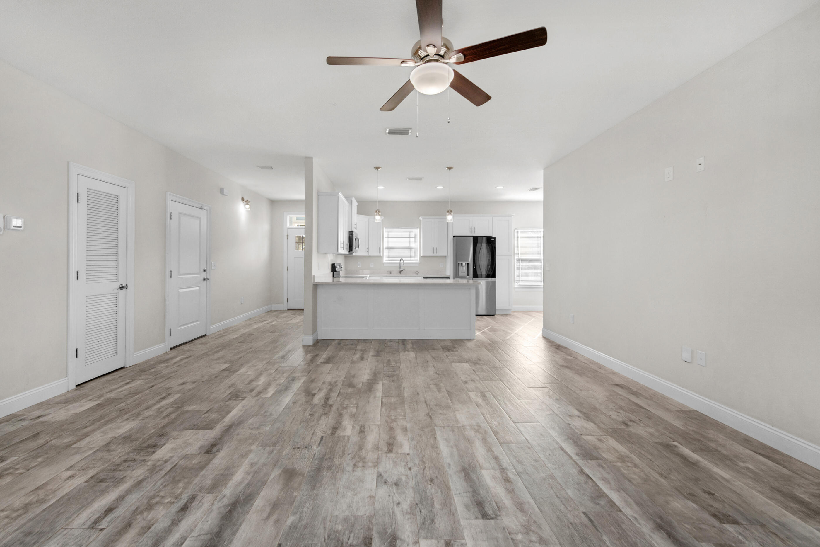 CRESCENT SHORES - Residential