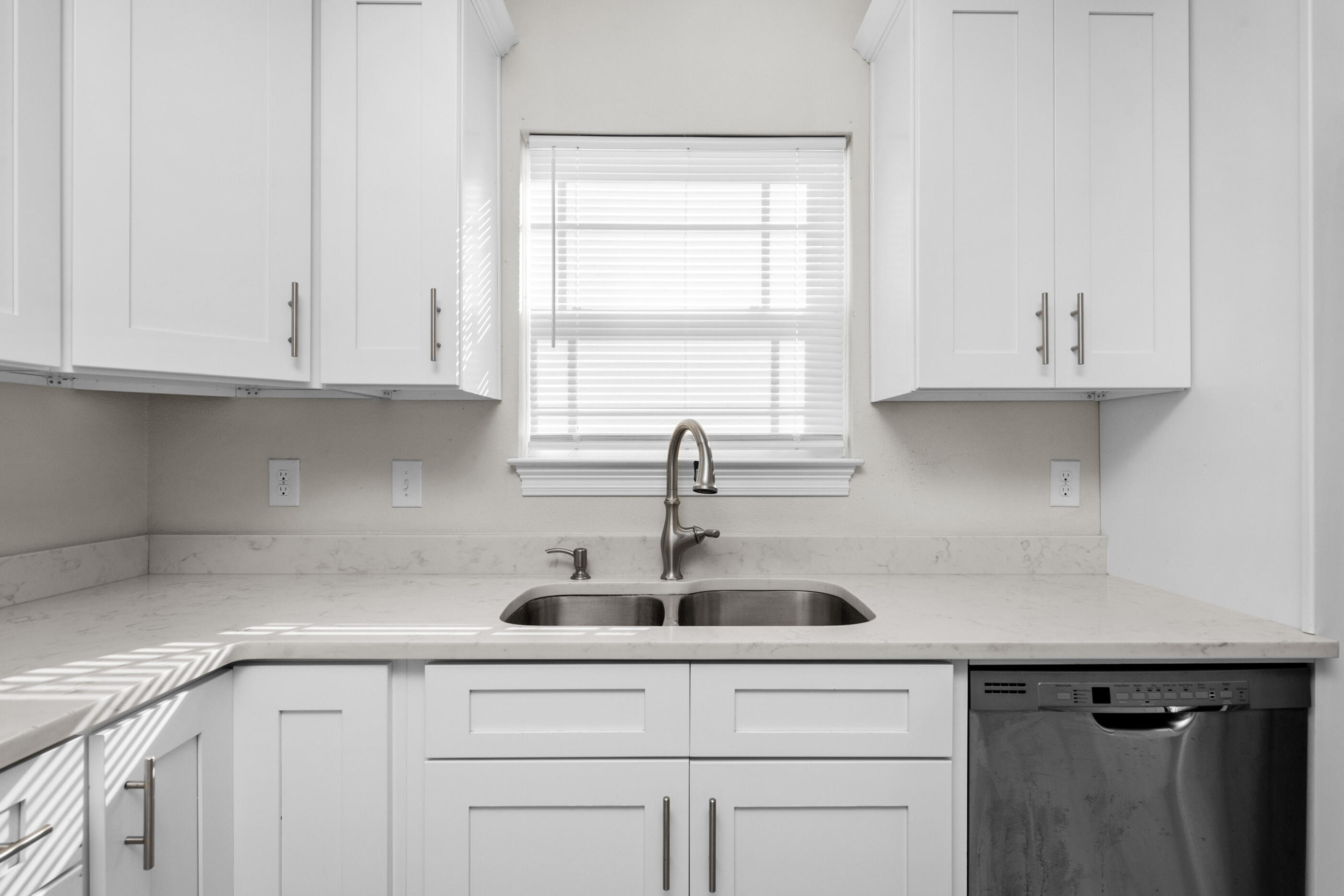 CRESCENT SHORES - Residential