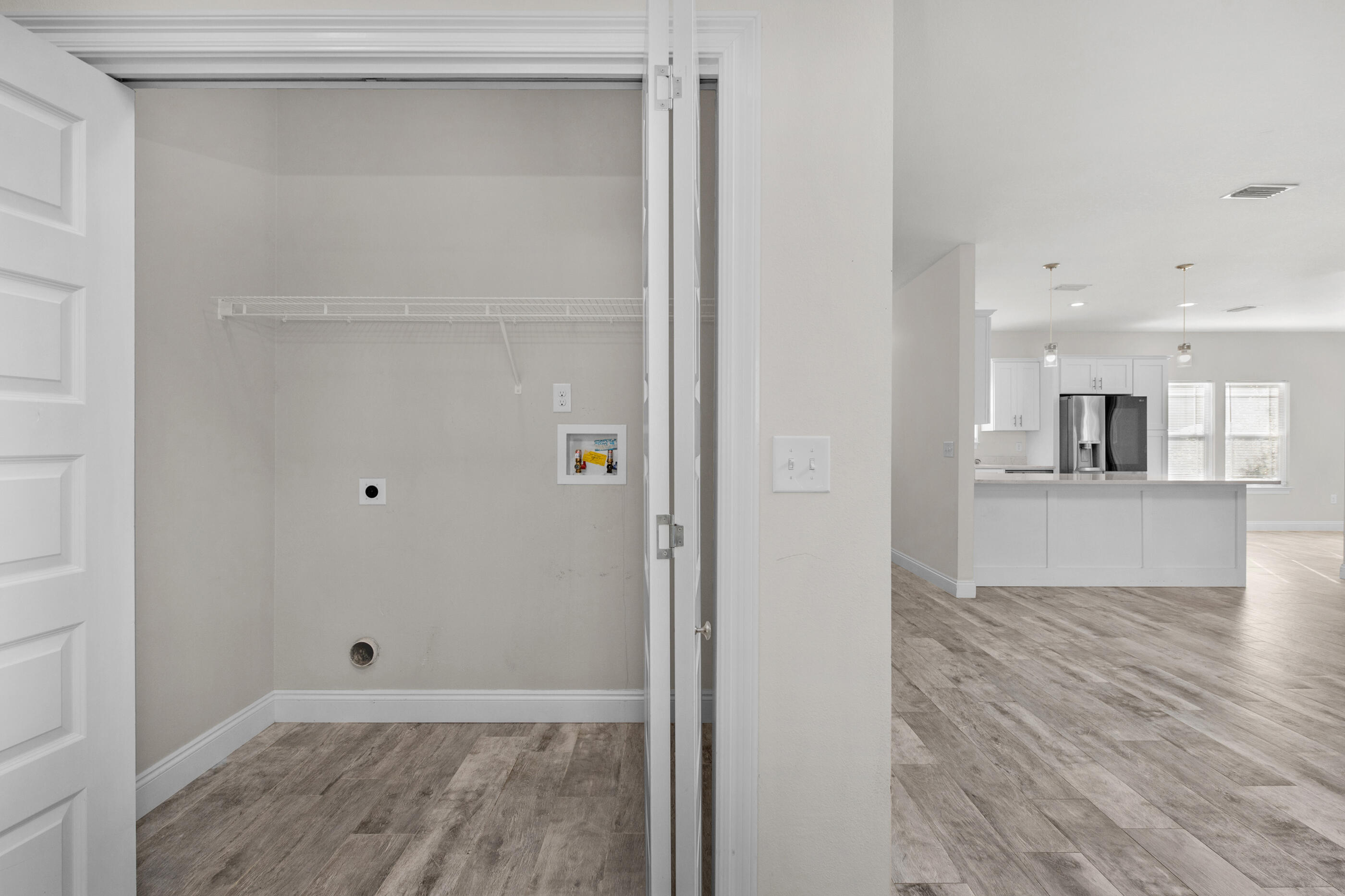 CRESCENT SHORES - Residential