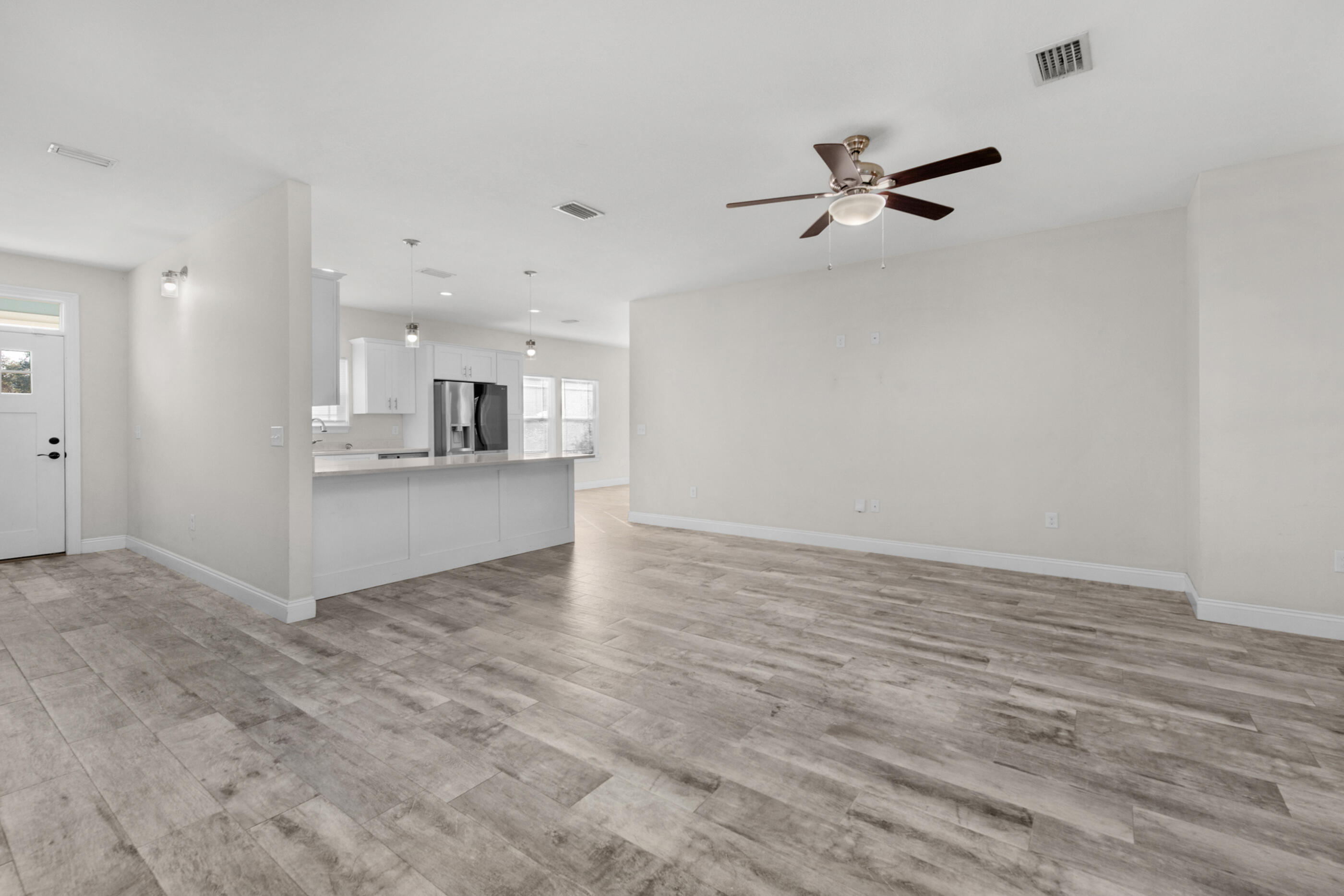 CRESCENT SHORES - Residential