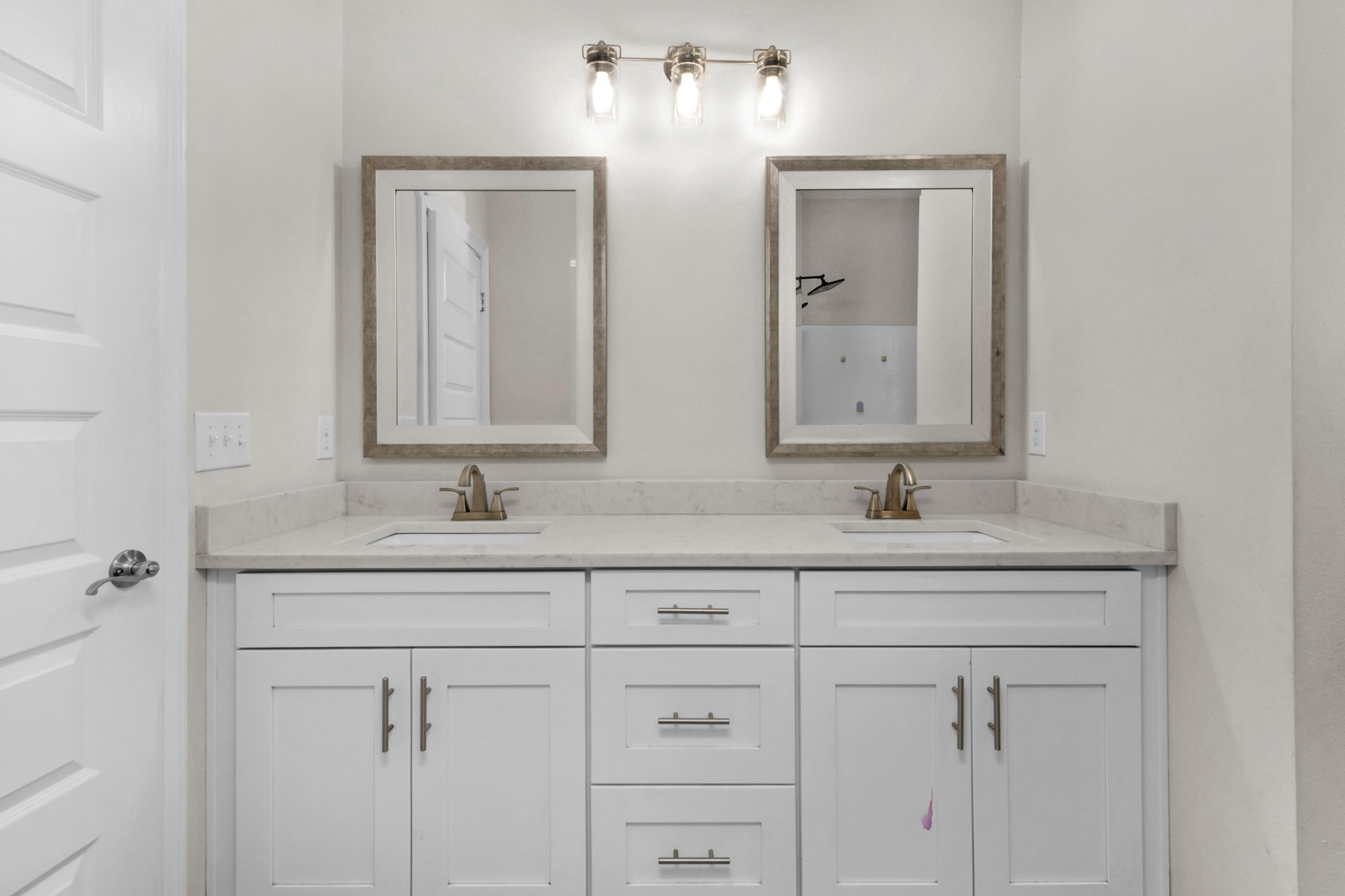 CRESCENT SHORES - Residential