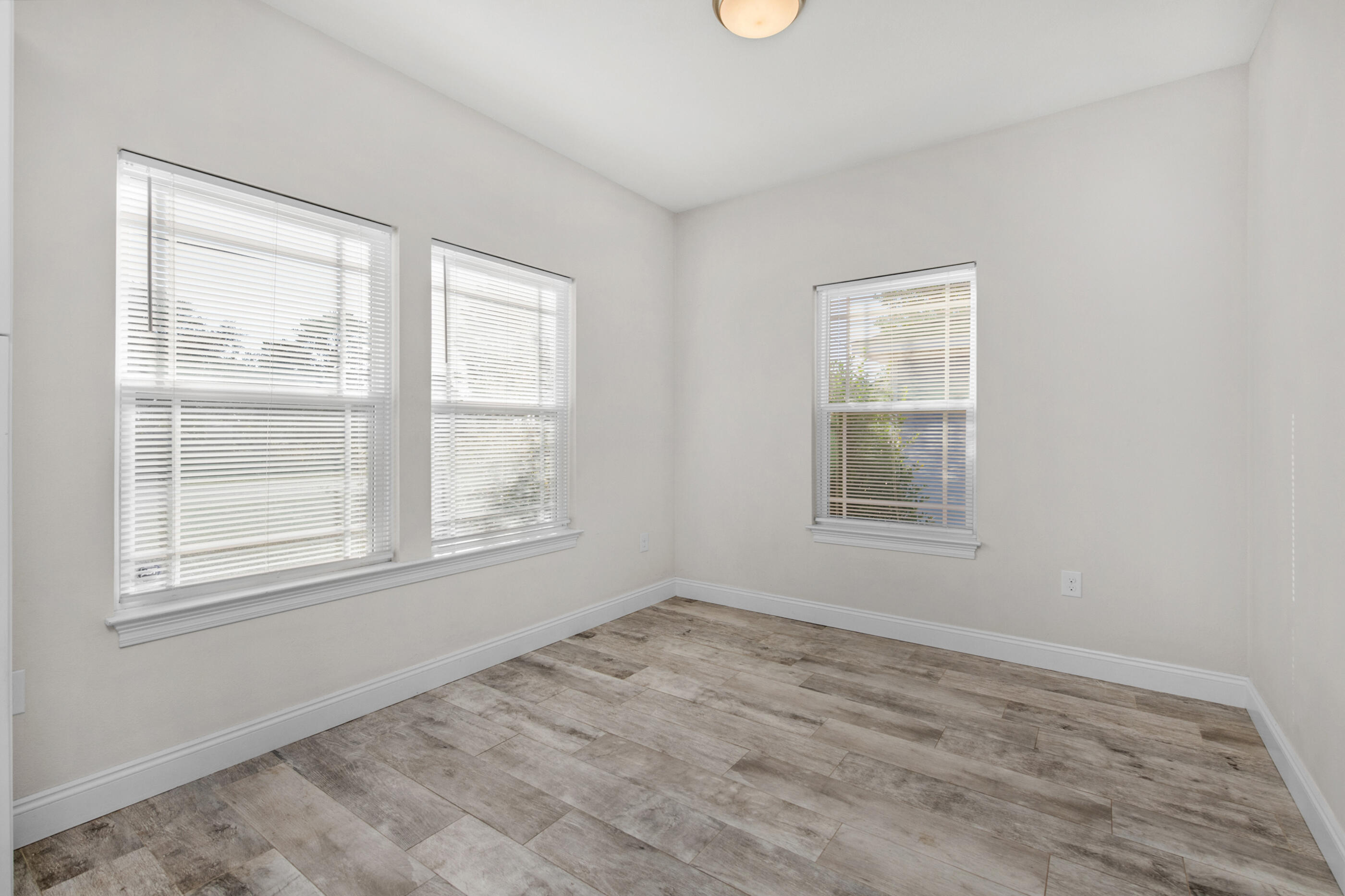CRESCENT SHORES - Residential