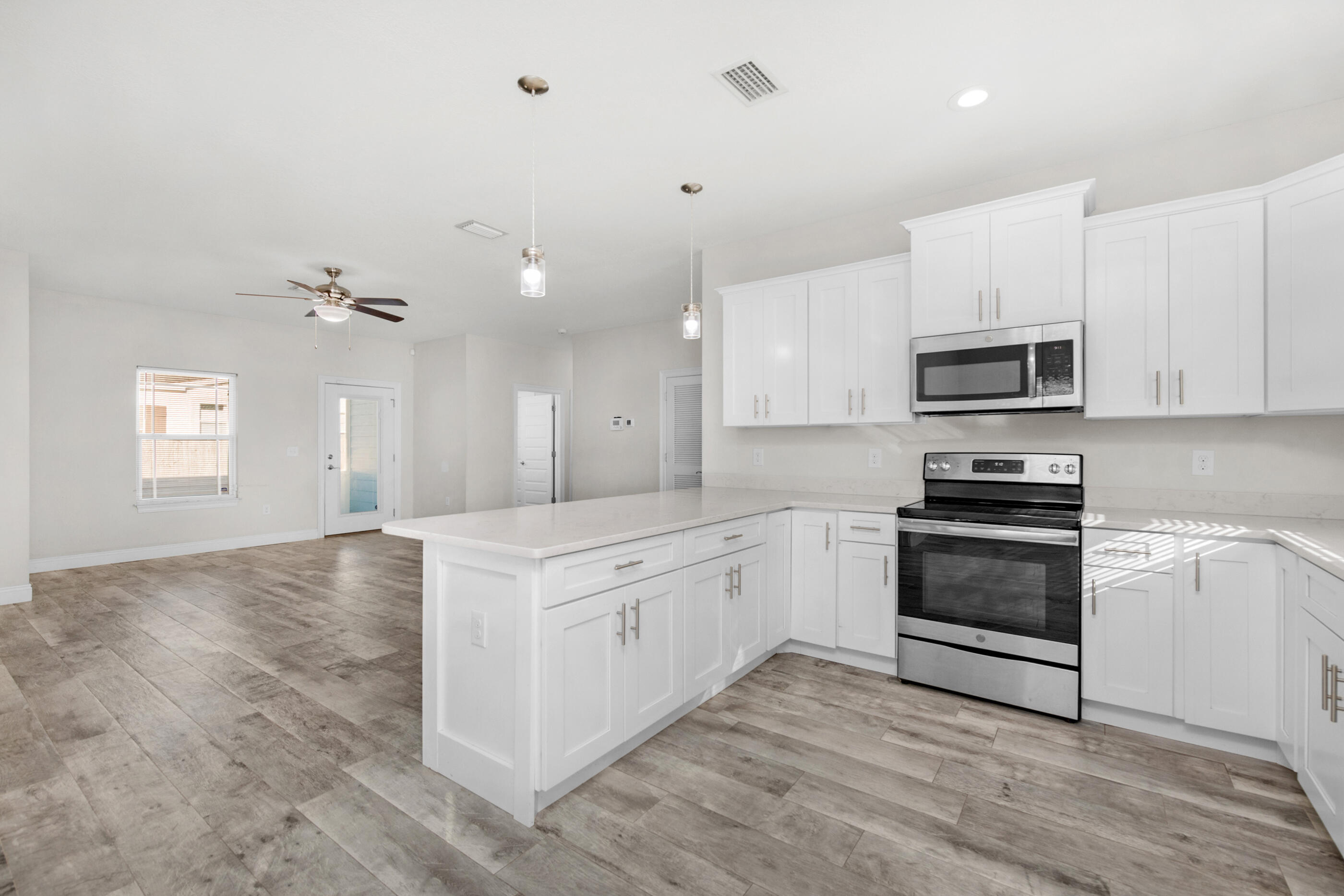 CRESCENT SHORES - Residential