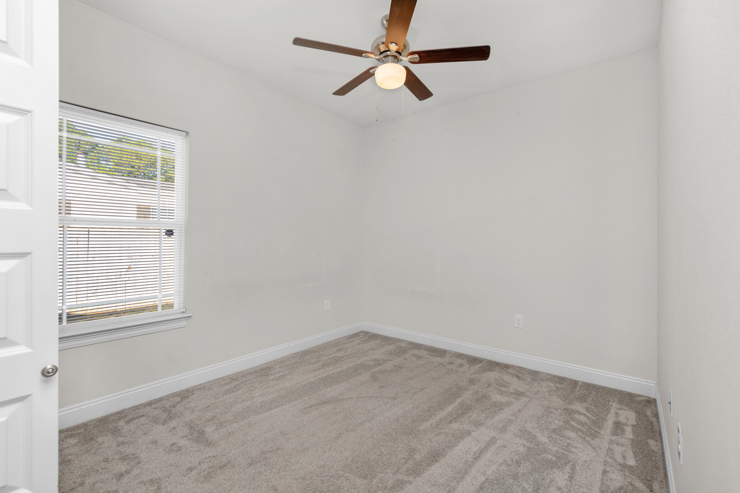 CRESCENT SHORES - Residential