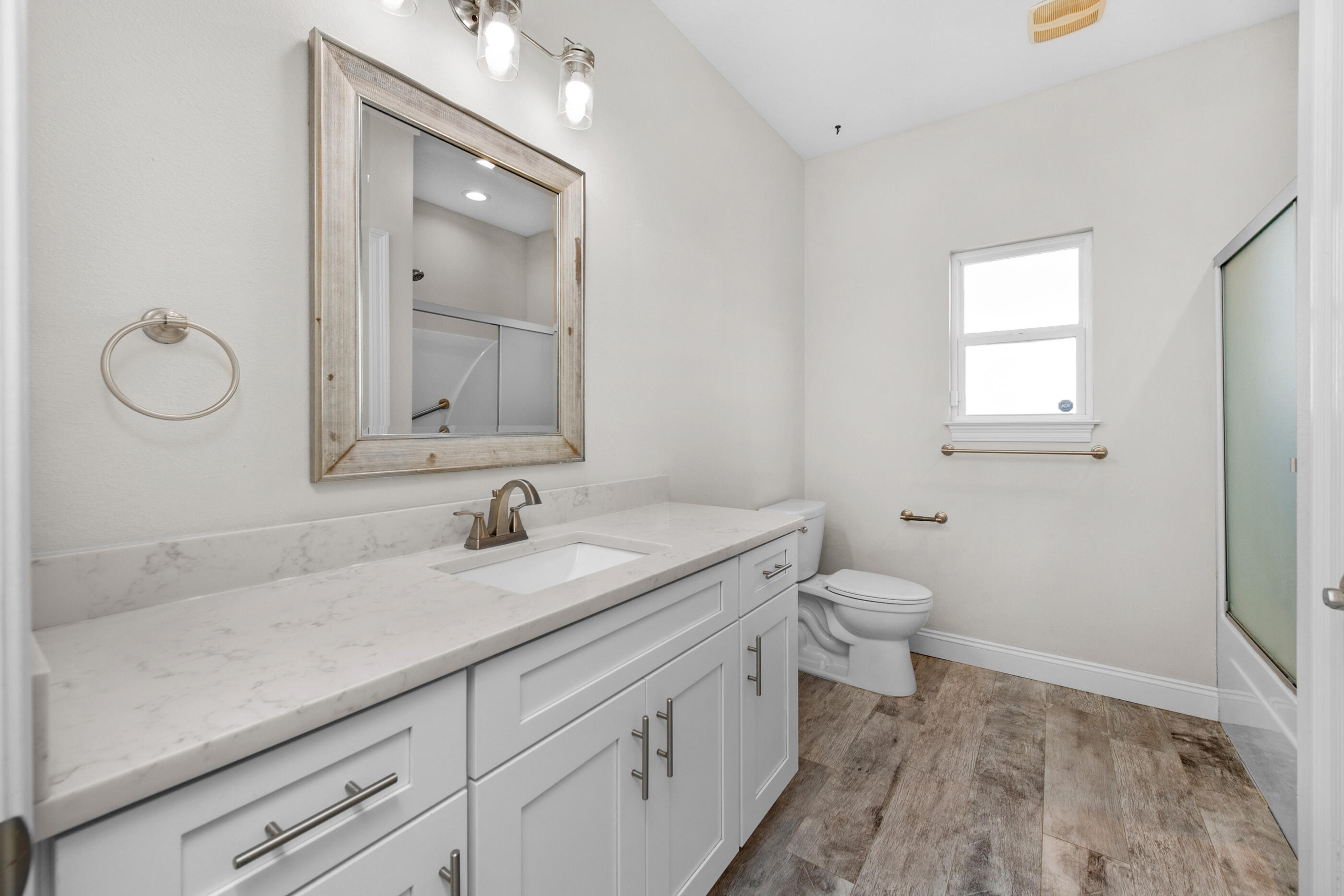 CRESCENT SHORES - Residential