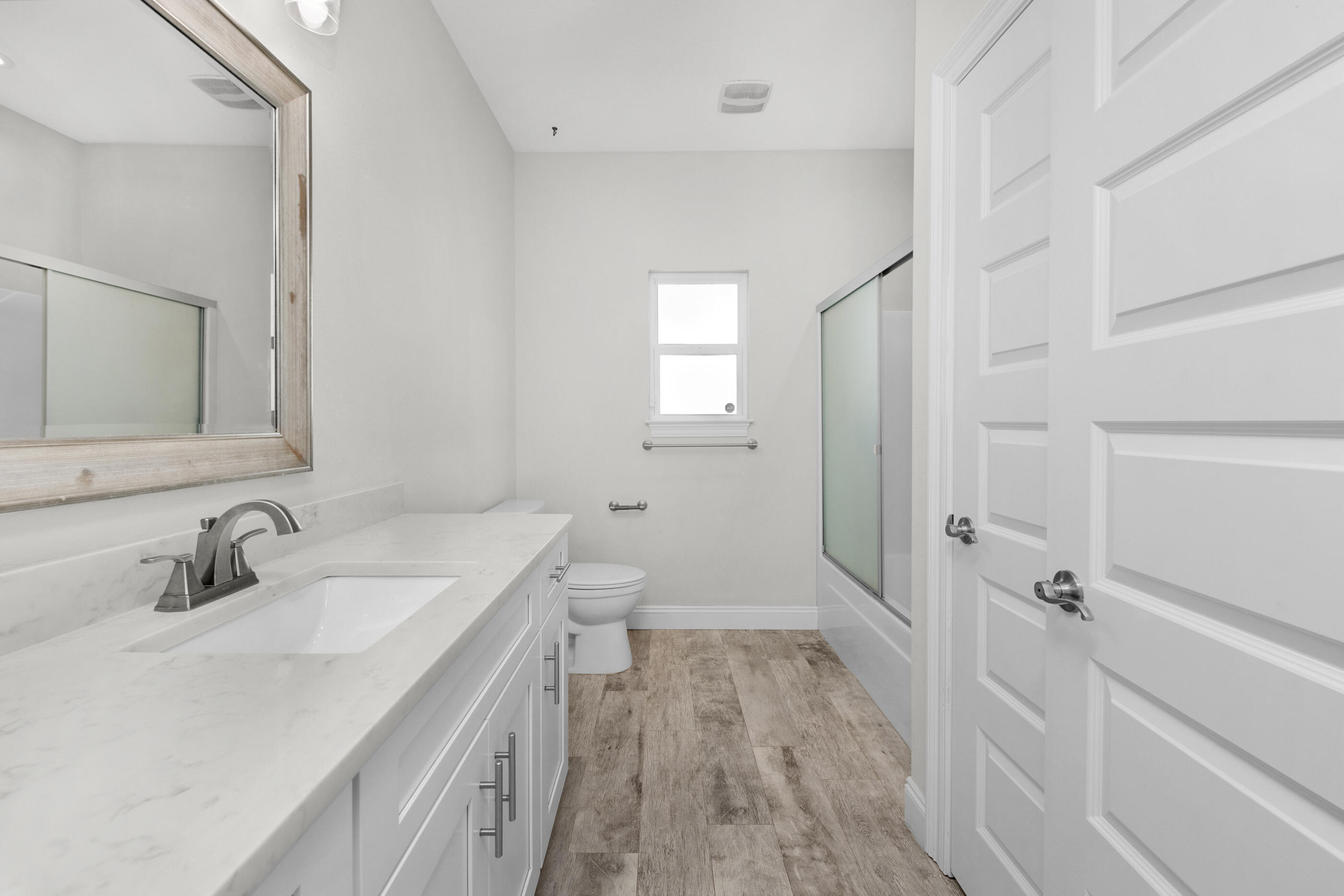 CRESCENT SHORES - Residential