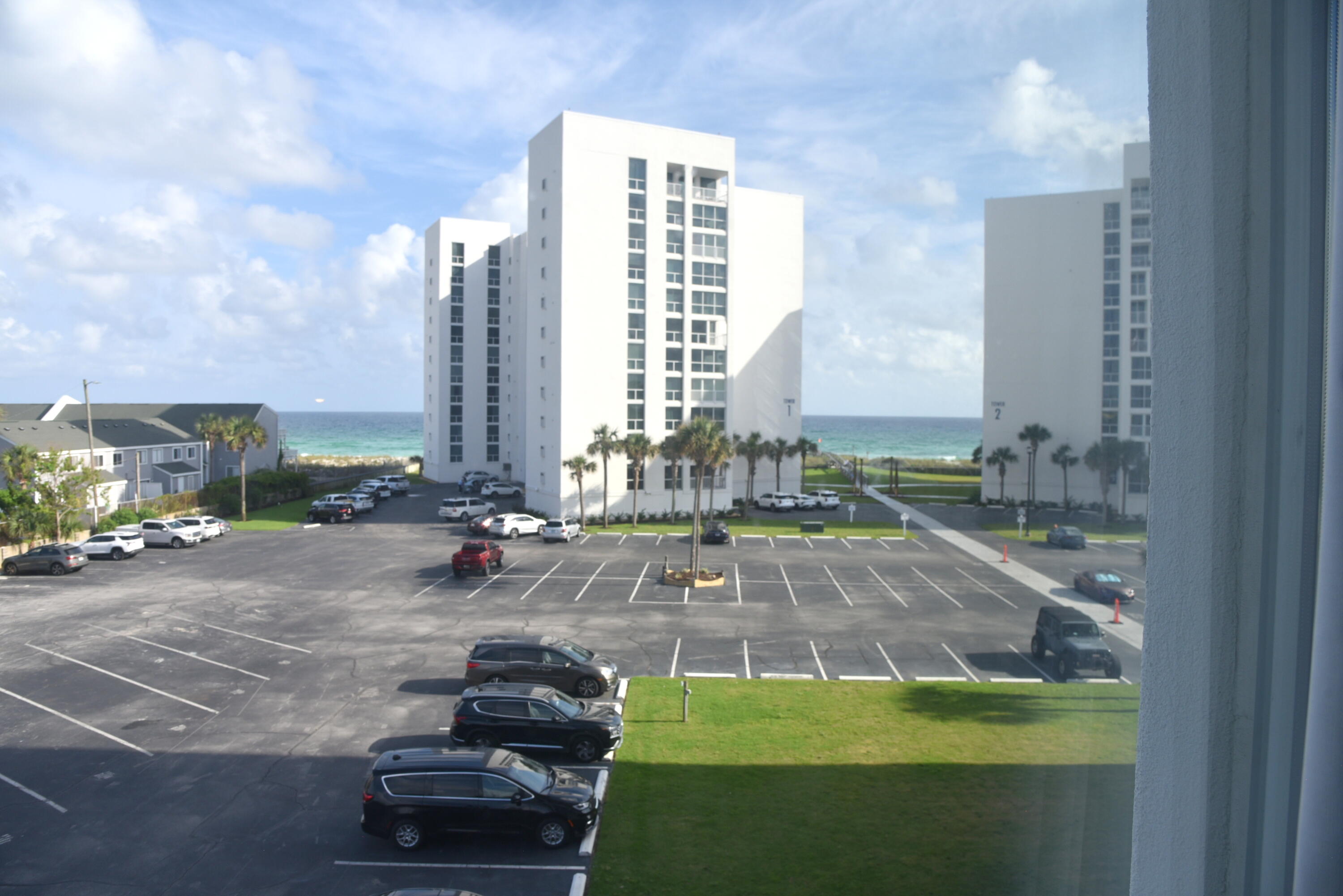 SHORELINE TOWERS - Residential
