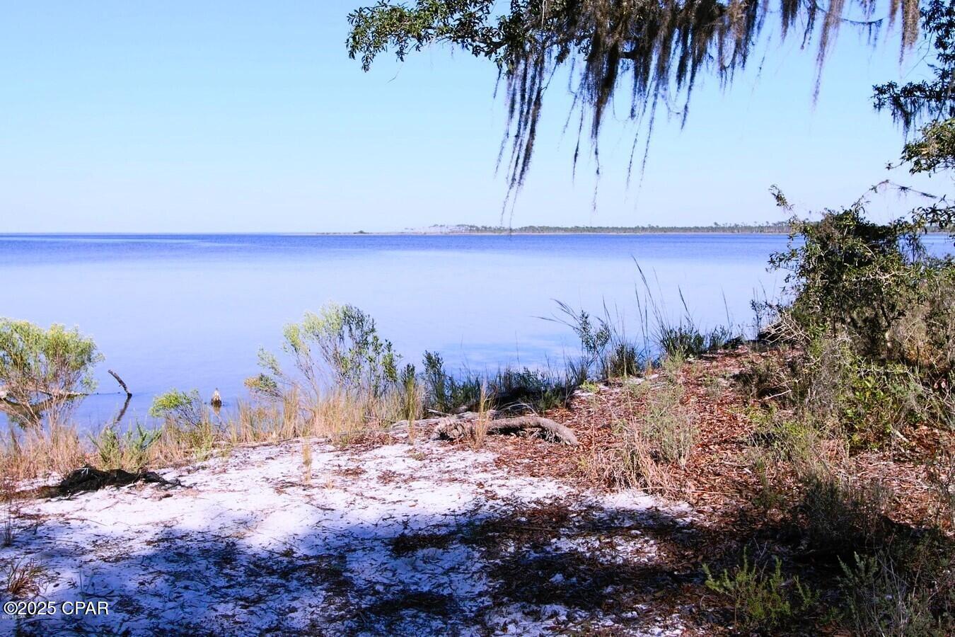 NO RECORDED SUBDIVISION - Land