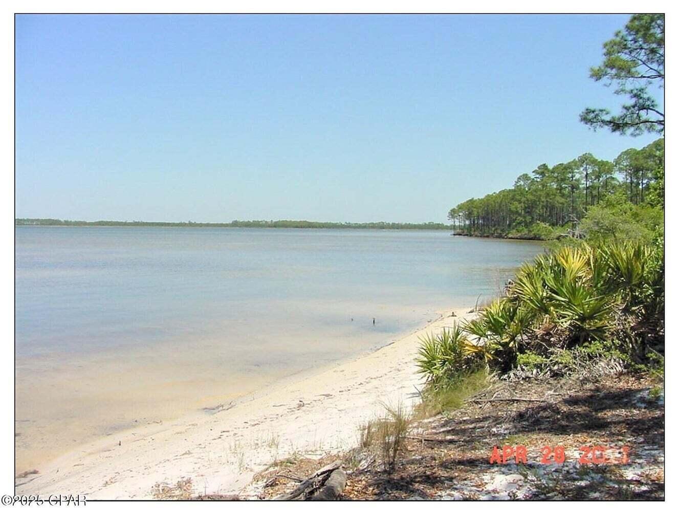 NO RECORDED SUBDIVISION - Land