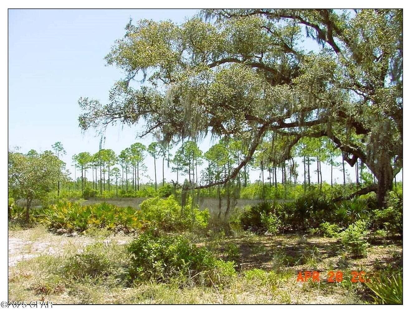 NO RECORDED SUBDIVISION - Land