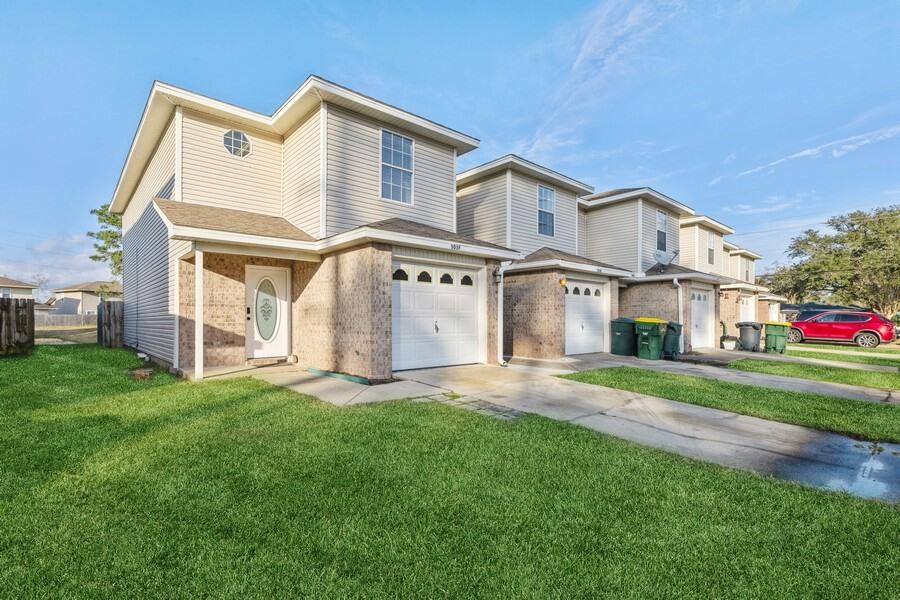 HOUSTON MANOR - Residential