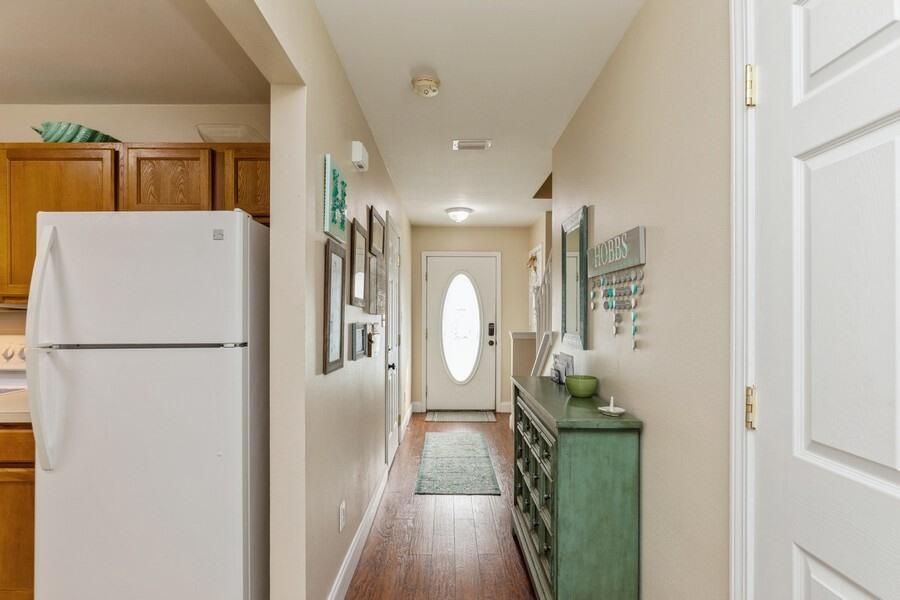HOUSTON MANOR - Residential