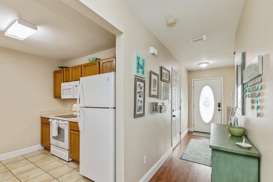 HOUSTON MANOR - Residential