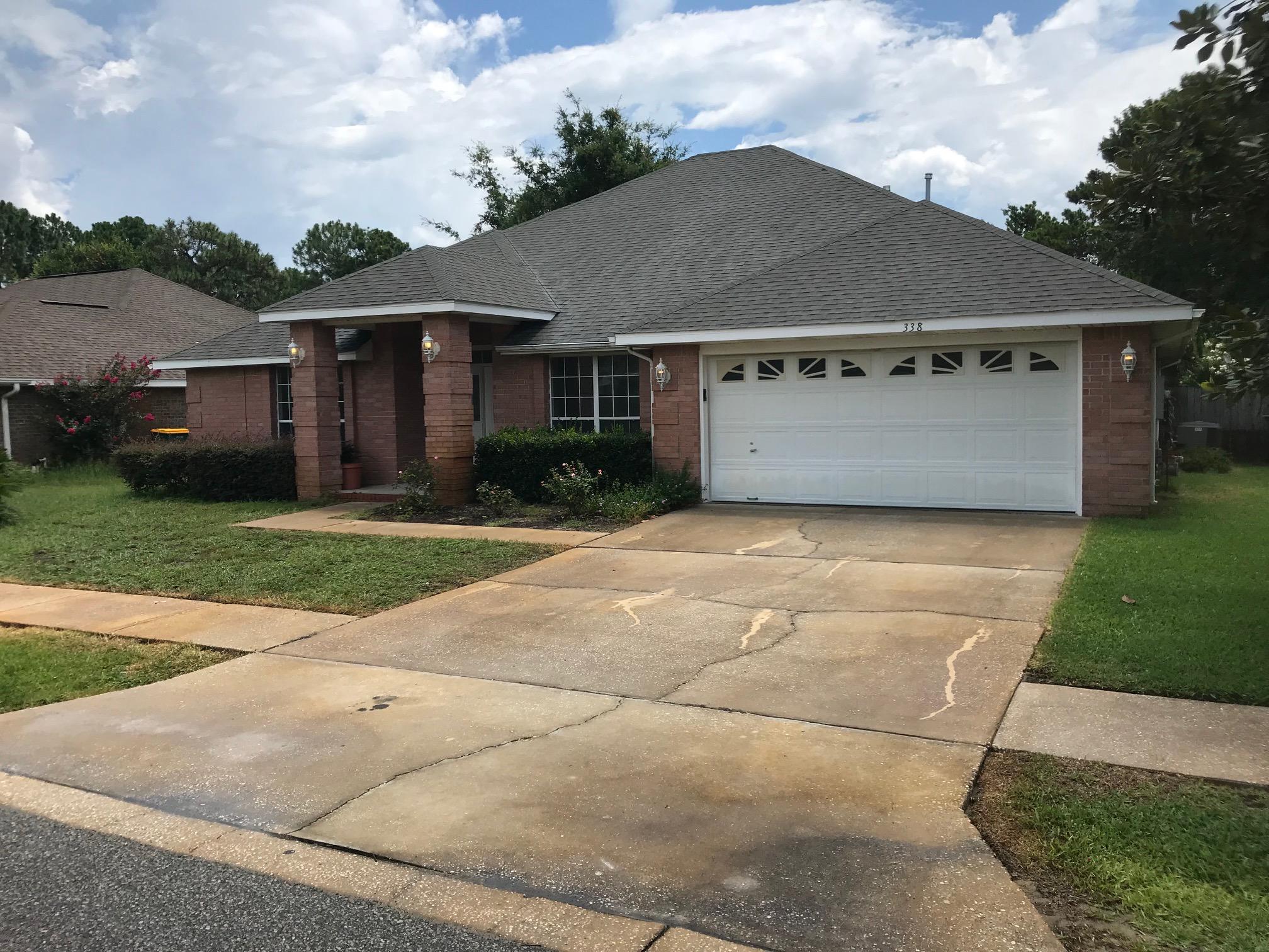 Nice home in a great neighborhood. Recent professionally painted interior and brand new carpet make this home move in ready!It had a formal living room, a family room and a 264 sf bonus Florida room. The kitchen is large and features stainless appliance,s, a raiser bar and plenty of cabinet space. All of the bedrooms are spacious.The laundry room has good cabinet storage and the garage has storage cabinets as well as a workbench.
