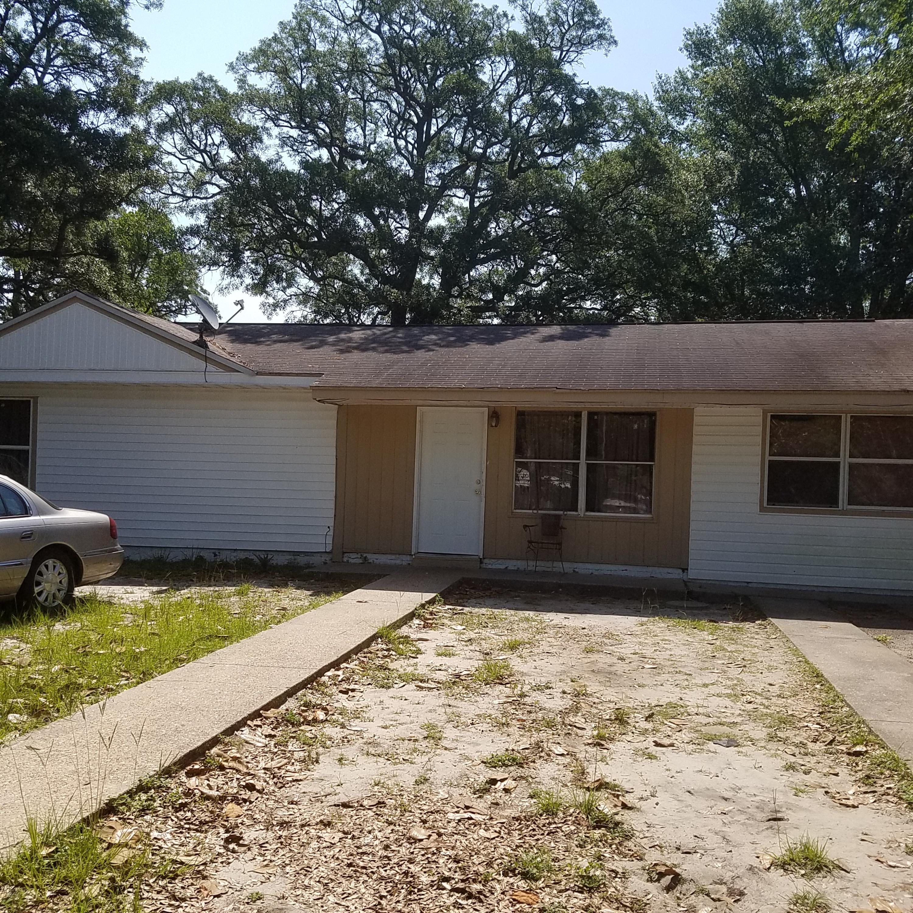 Cute home in Fort Walton Beach, . Perfect investment or Great for 1st time home buyer/might be just what you need as a developer. All floors are tiled. Needs updated but great bones. Sweat equity and have yourself a cozy place to call home. Call for more information.