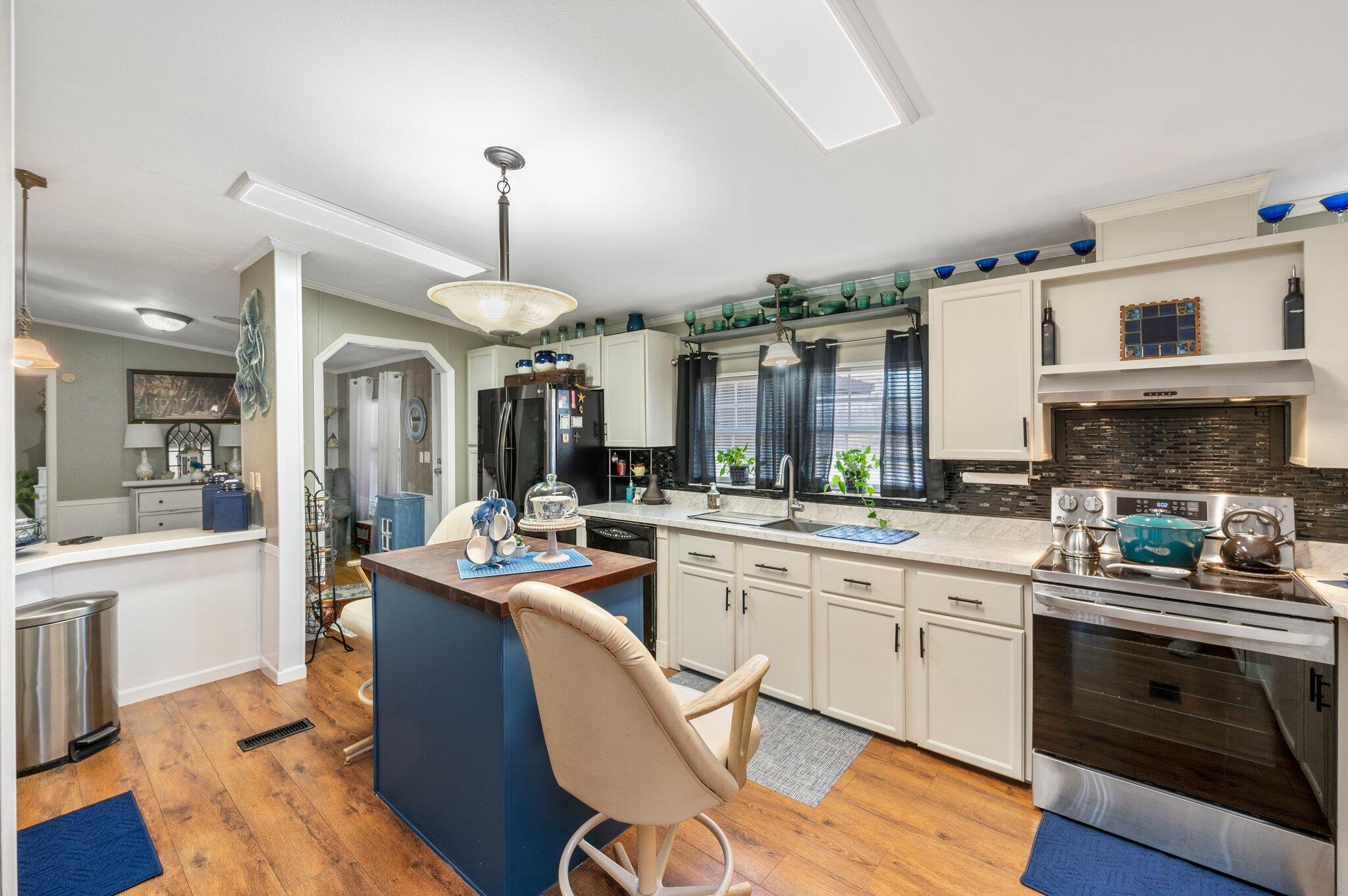 NO RECORDED SUBDIVISION - Residential